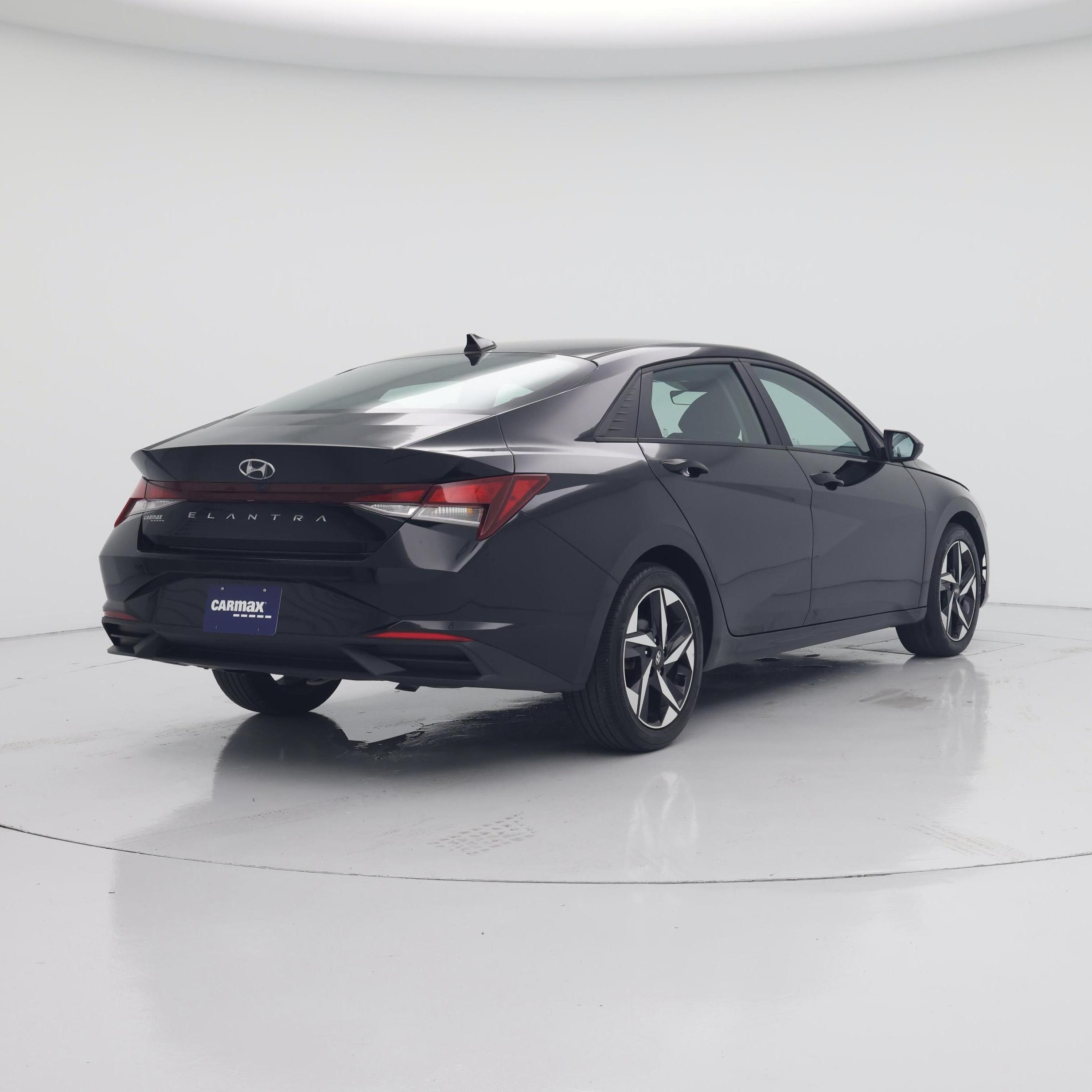 Thumbnail: 2023 Hyundai Elantra - 8