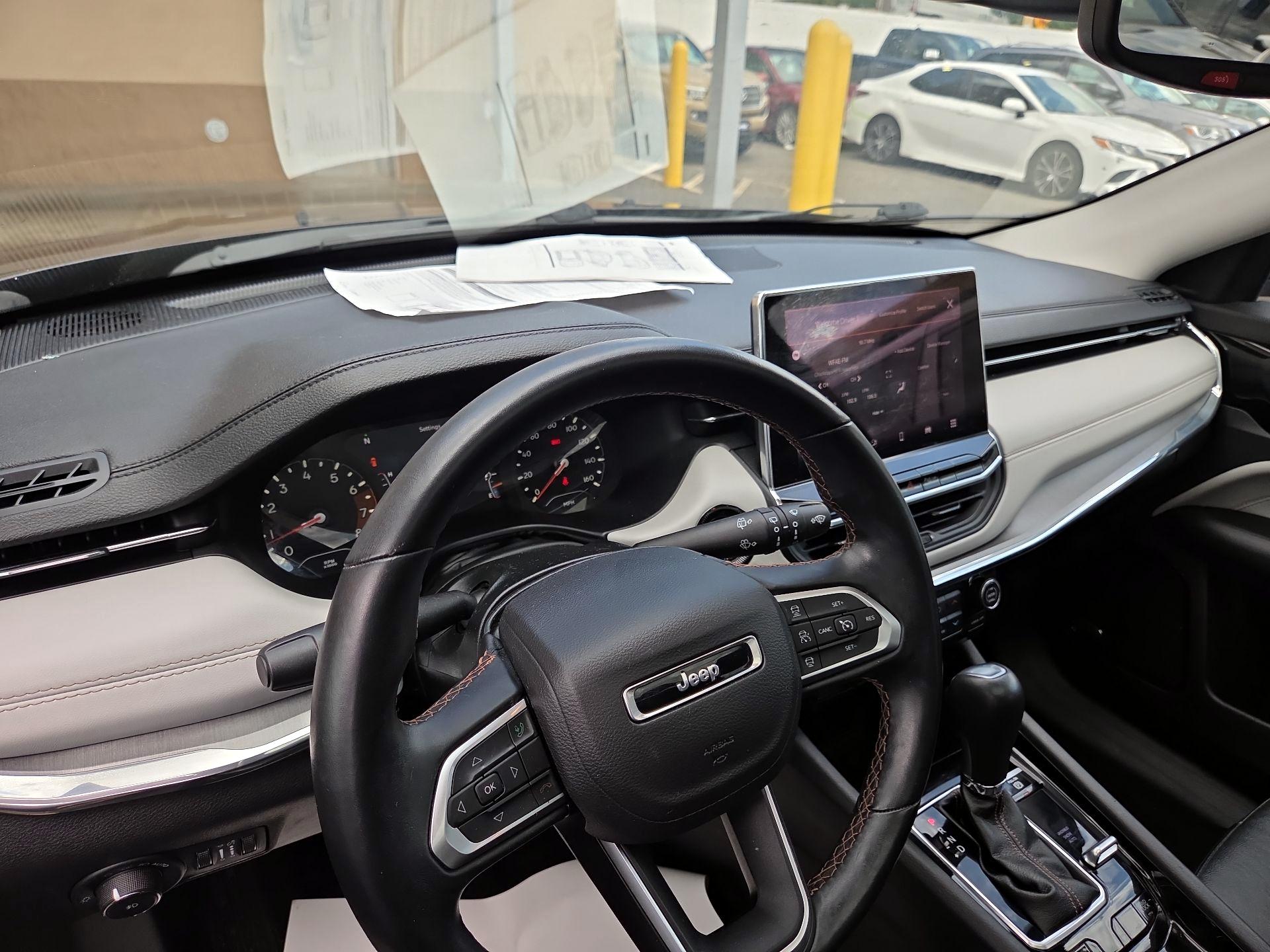 Thumbnail: 2022 Jeep Compass - 9