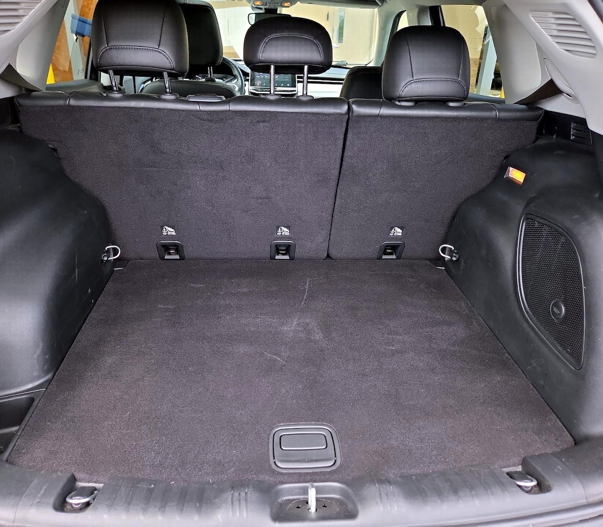 Trunk/Cargo (Seats Up)