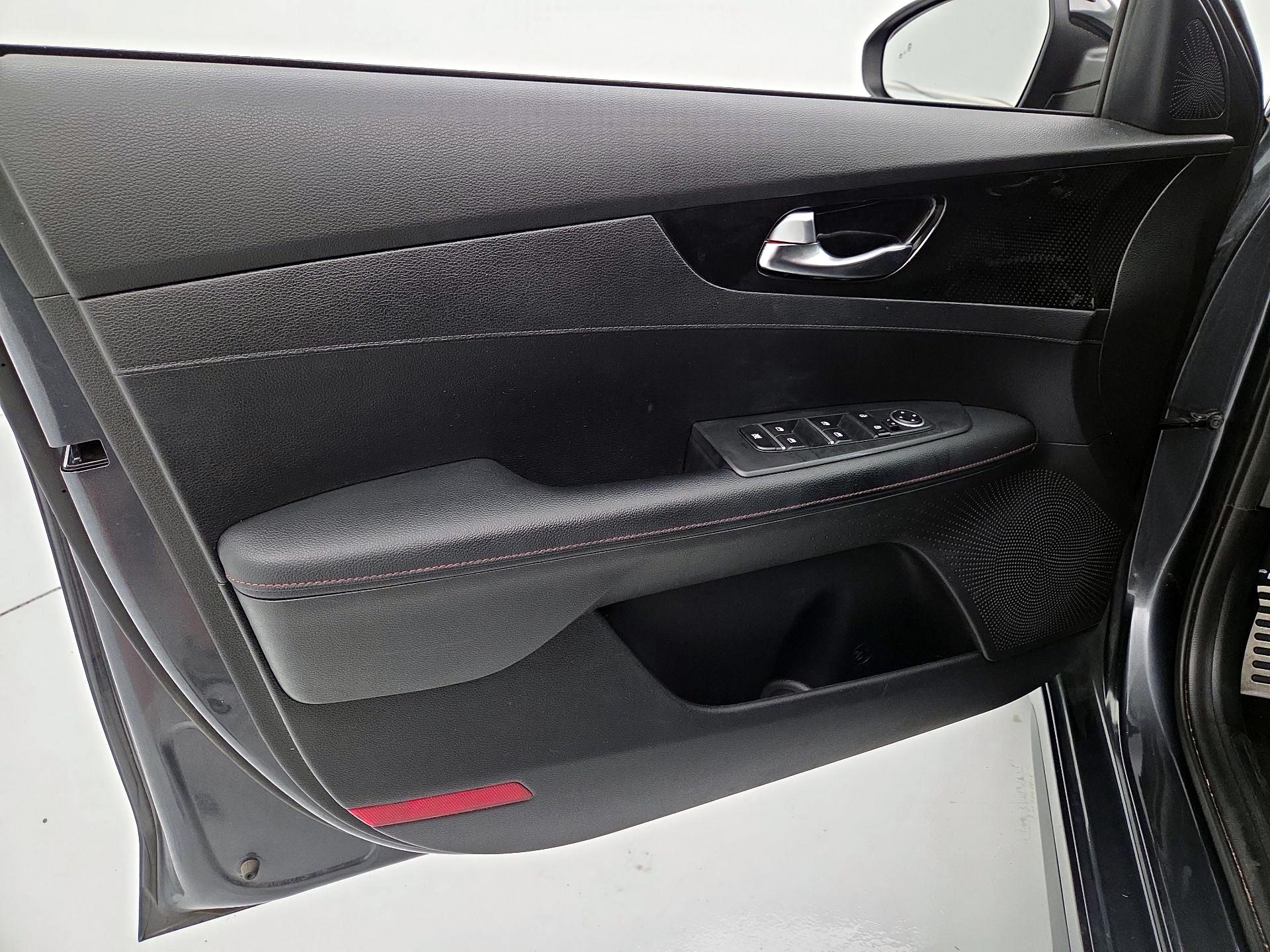 Thumbnail: 2021 Kia Forte - 12