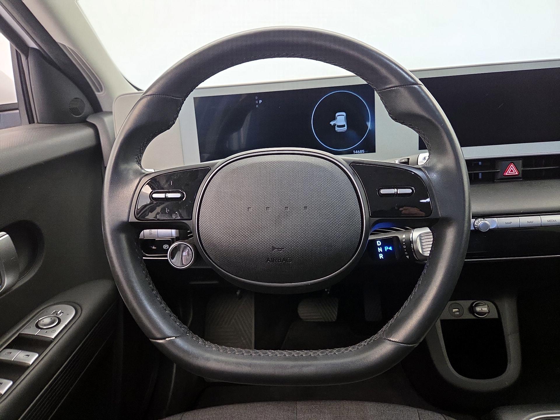 Thumbnail: 2023 Hyundai Ioniq 5 - 10