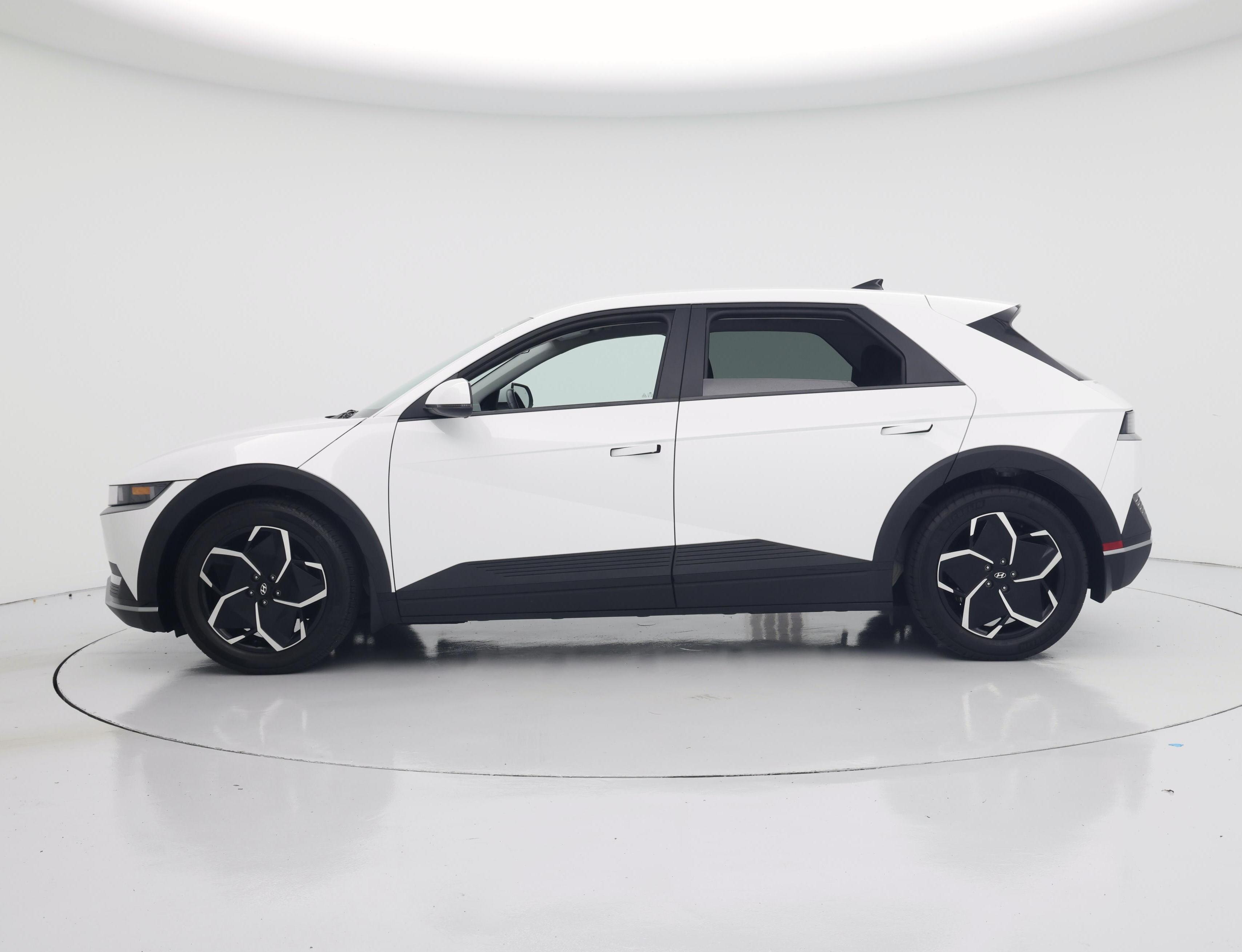 Thumbnail: 2023 Hyundai Ioniq 5 - 3