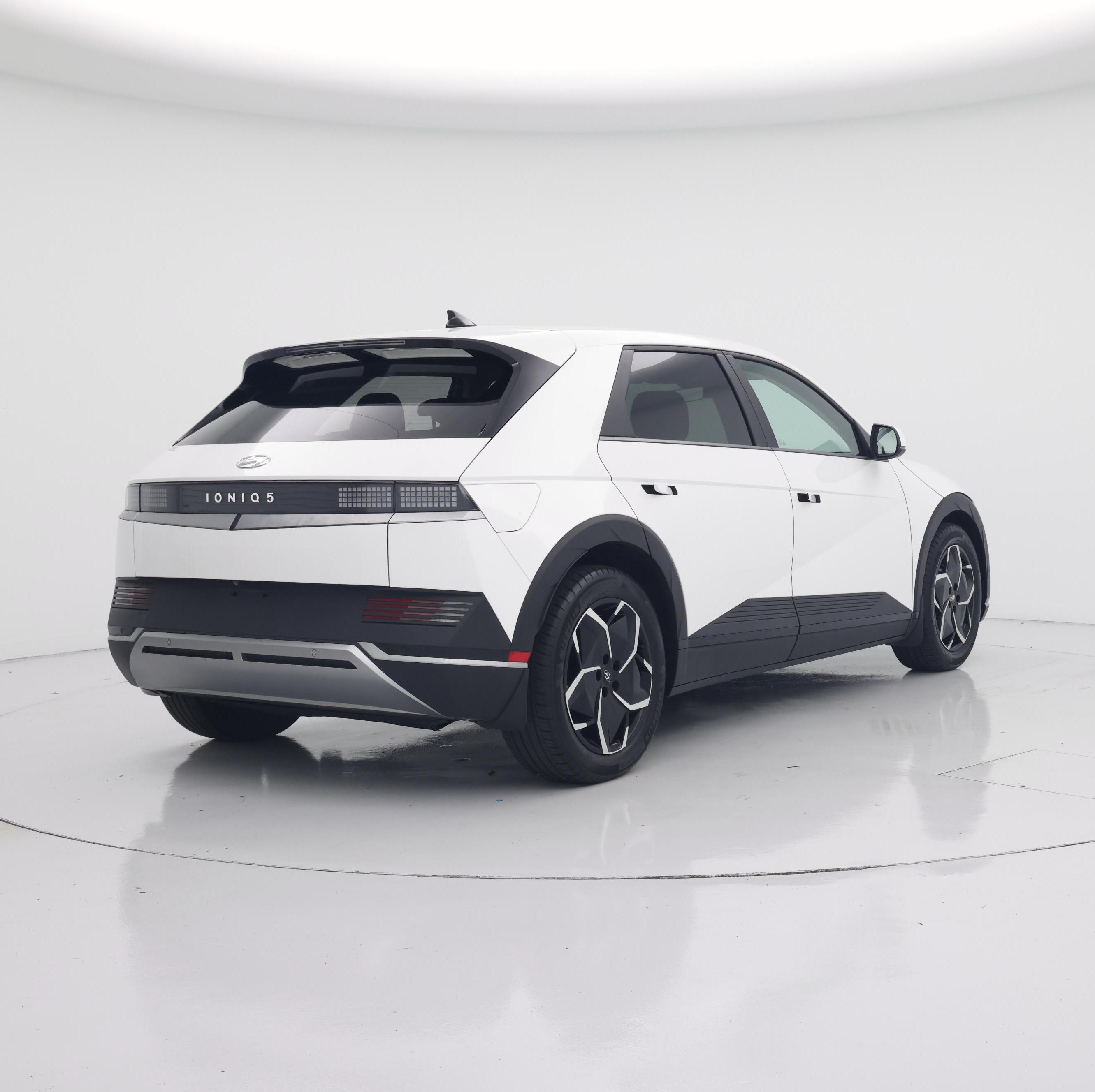 Thumbnail: 2023 Hyundai Ioniq 5 - 8