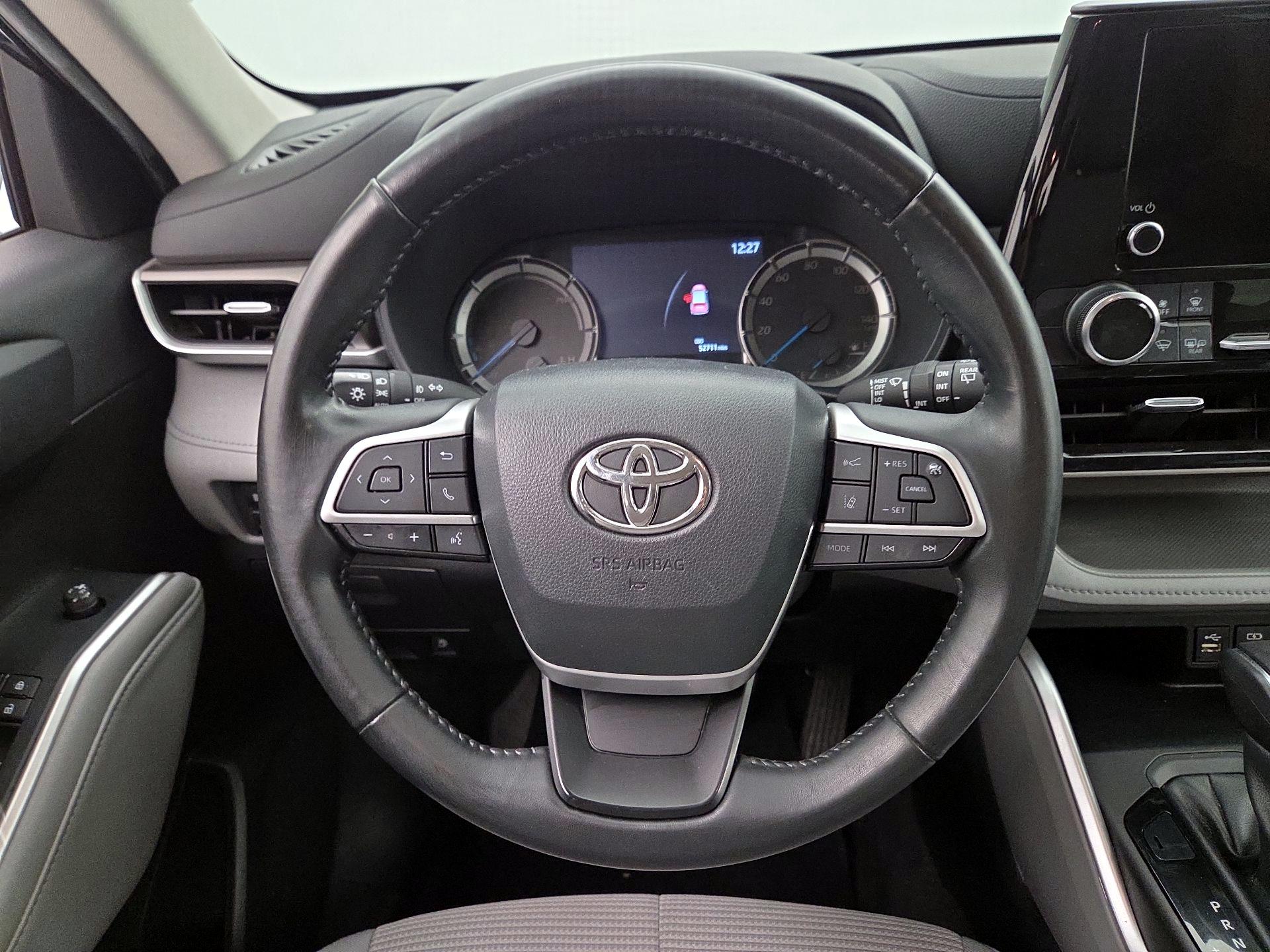 Thumbnail: 2023 Toyota Highlander - 10