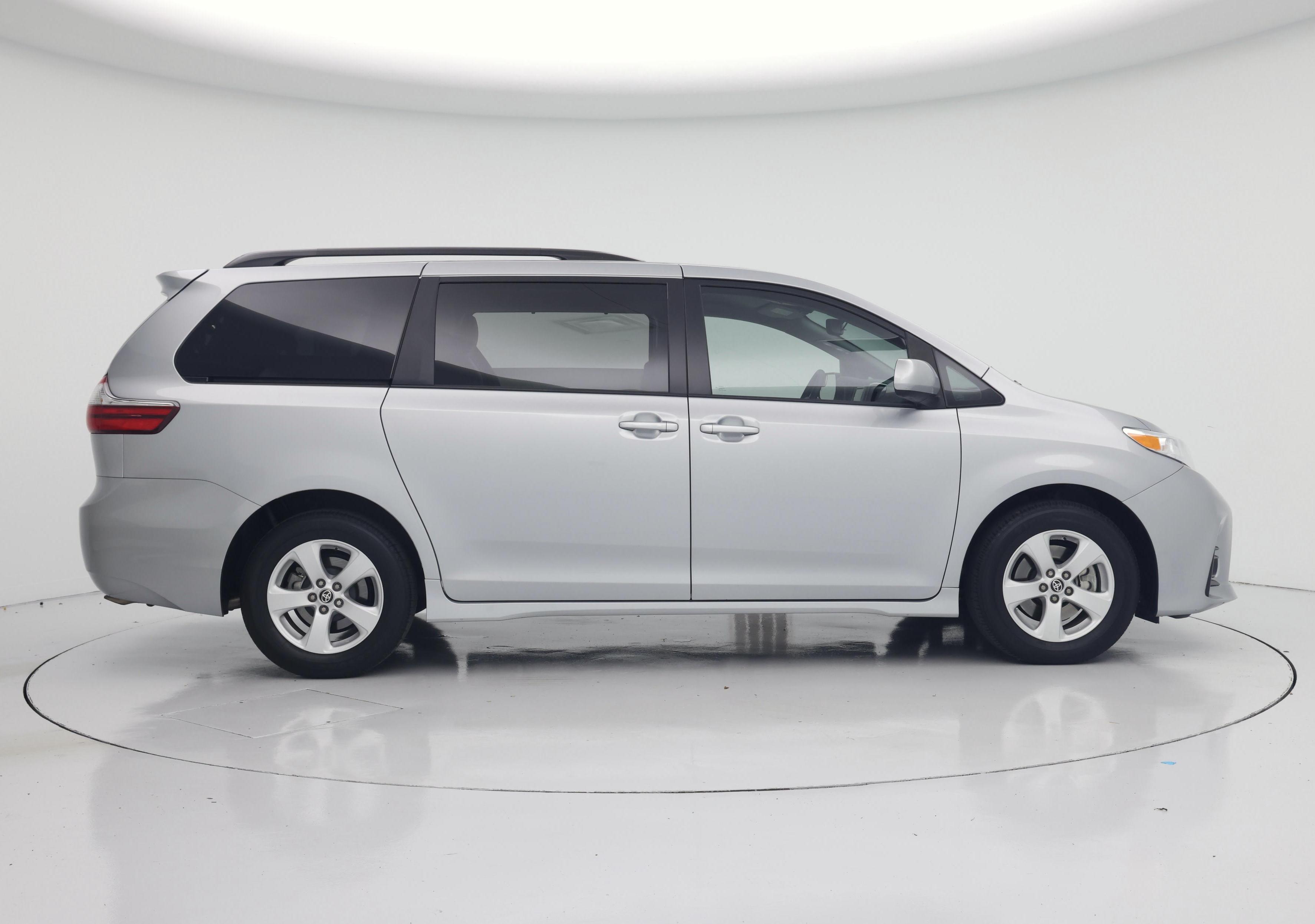 Thumbnail: 2020 Toyota Sienna - 7