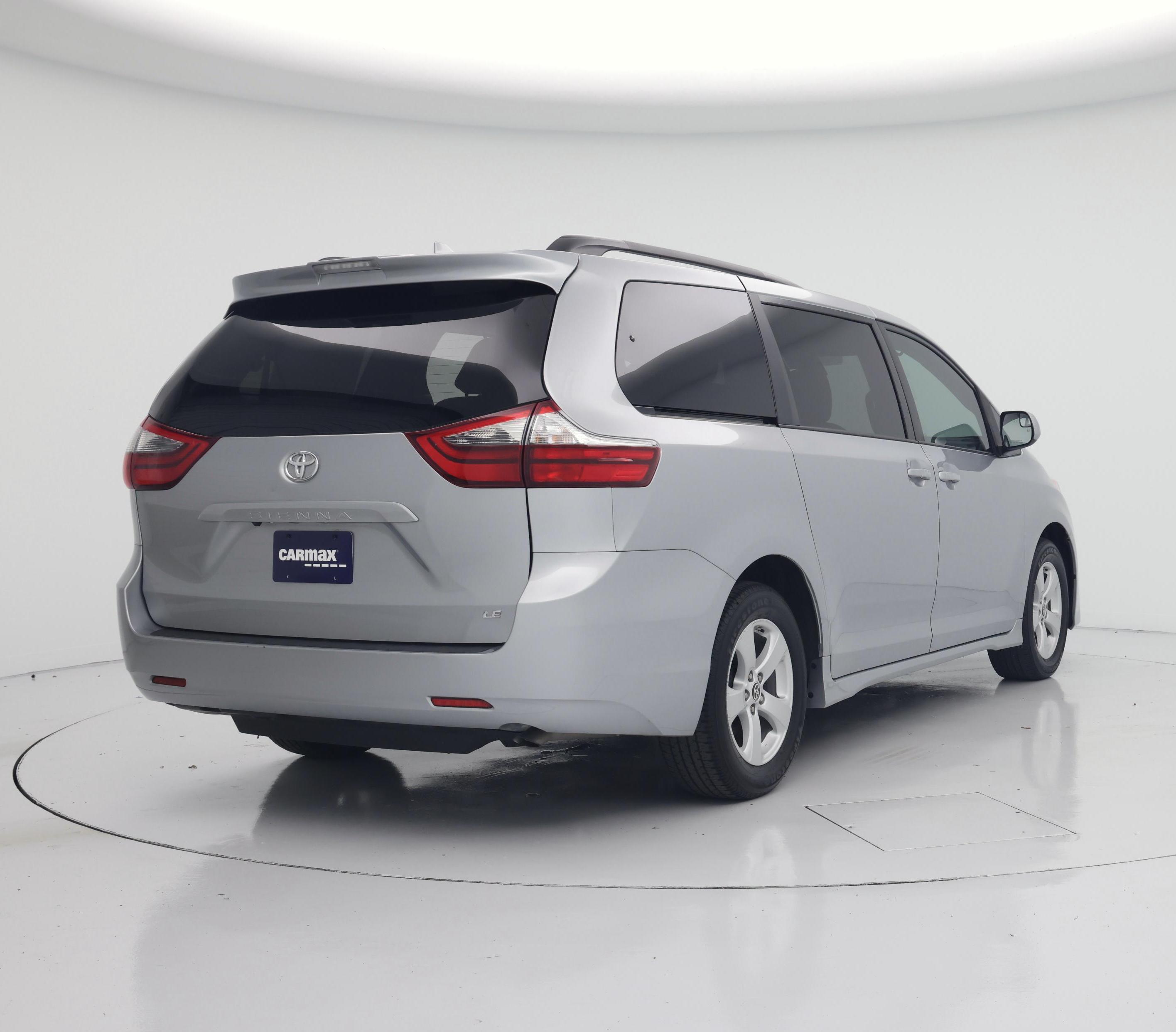Thumbnail: 2020 Toyota Sienna - 8