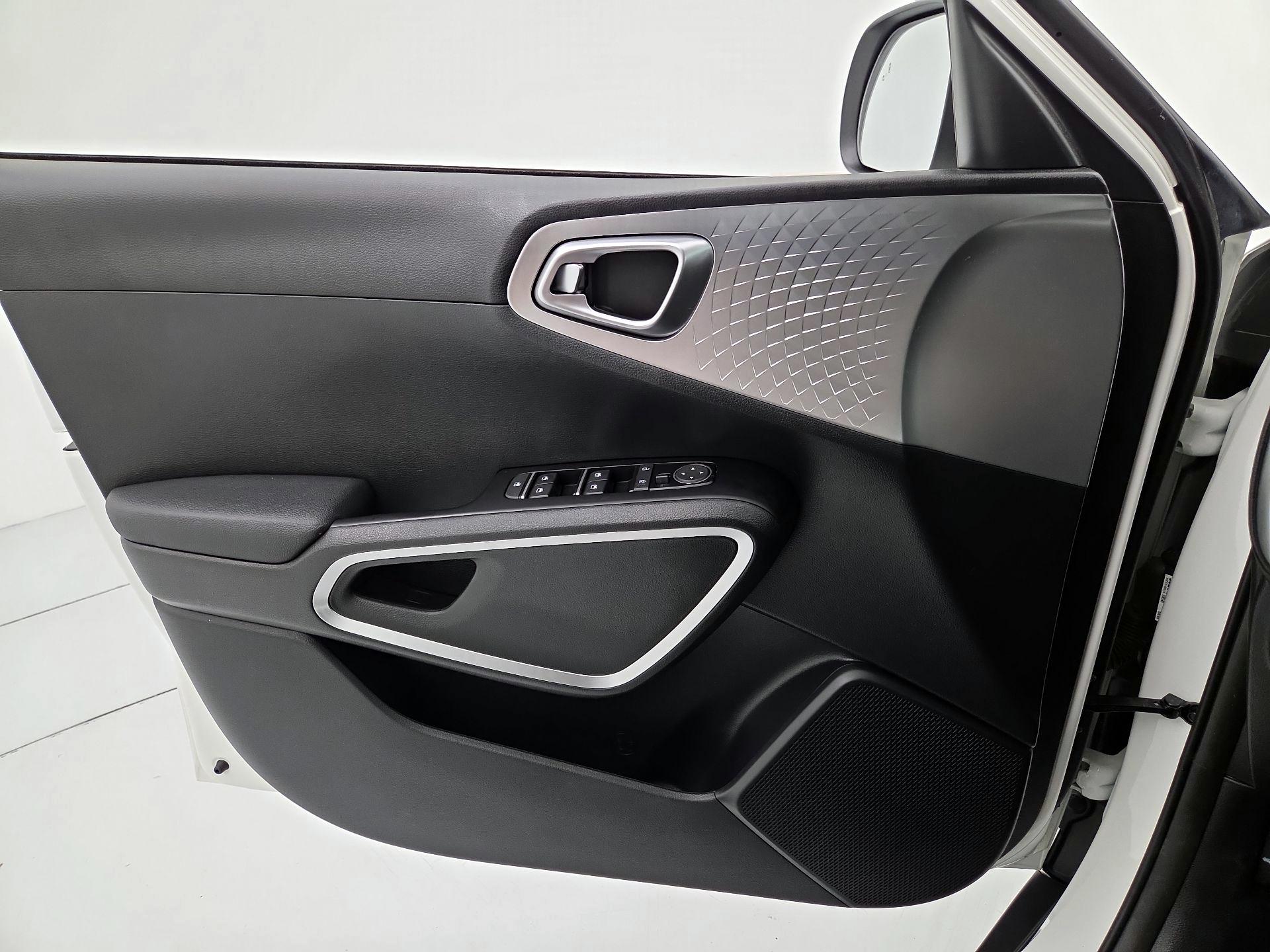 Thumbnail: 2023 Kia Soul - 12