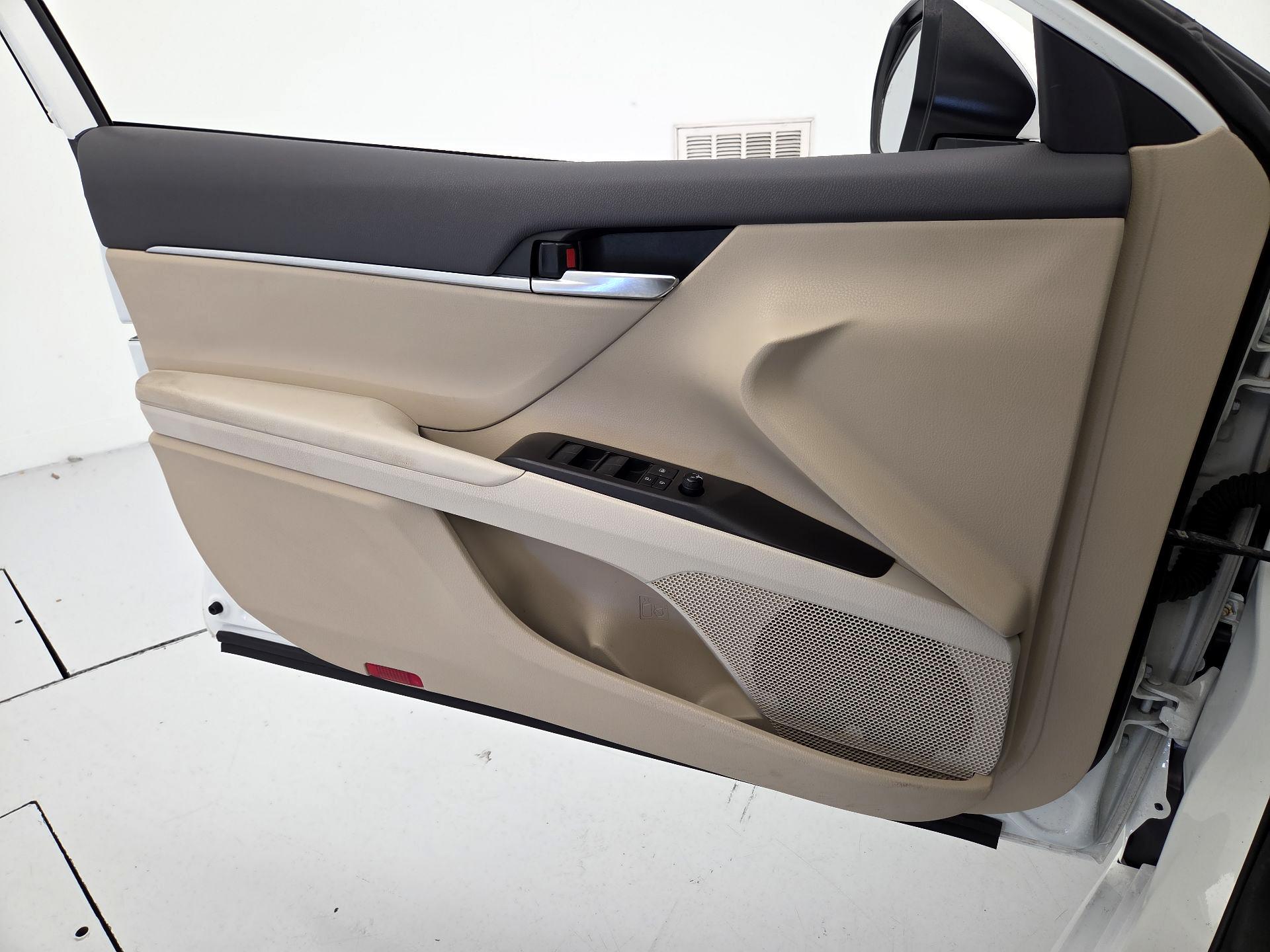 Thumbnail: 2023 Toyota Camry - 12
