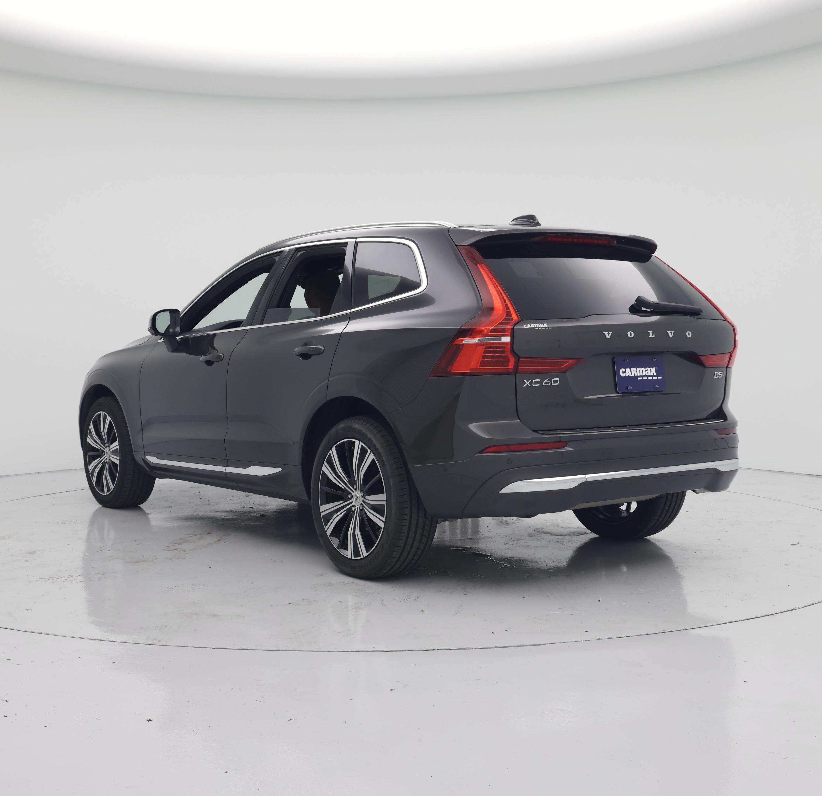Thumbnail: 2023 Volvo XC60 - 2