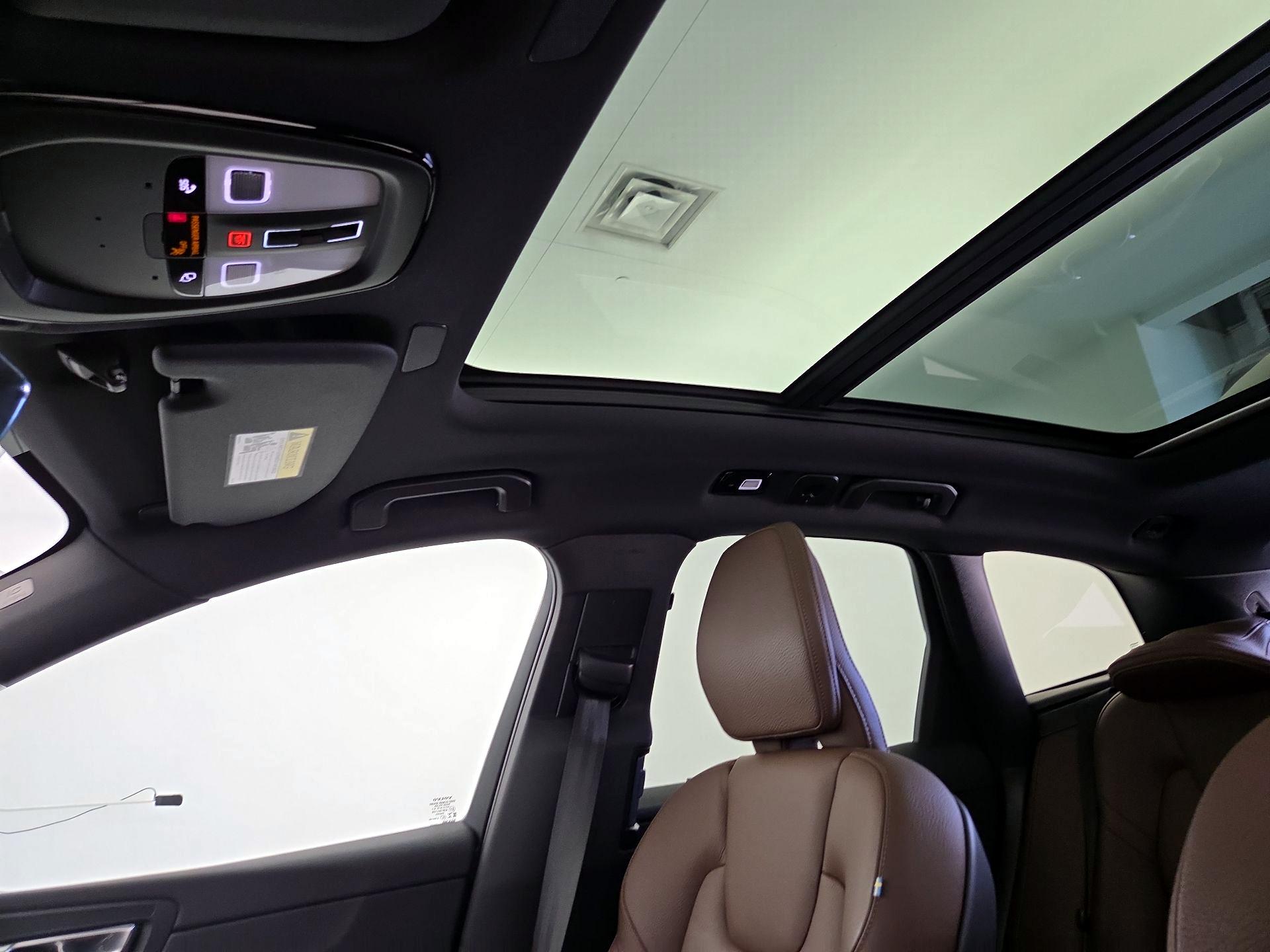 Thumbnail: 2023 Volvo XC60 - 19