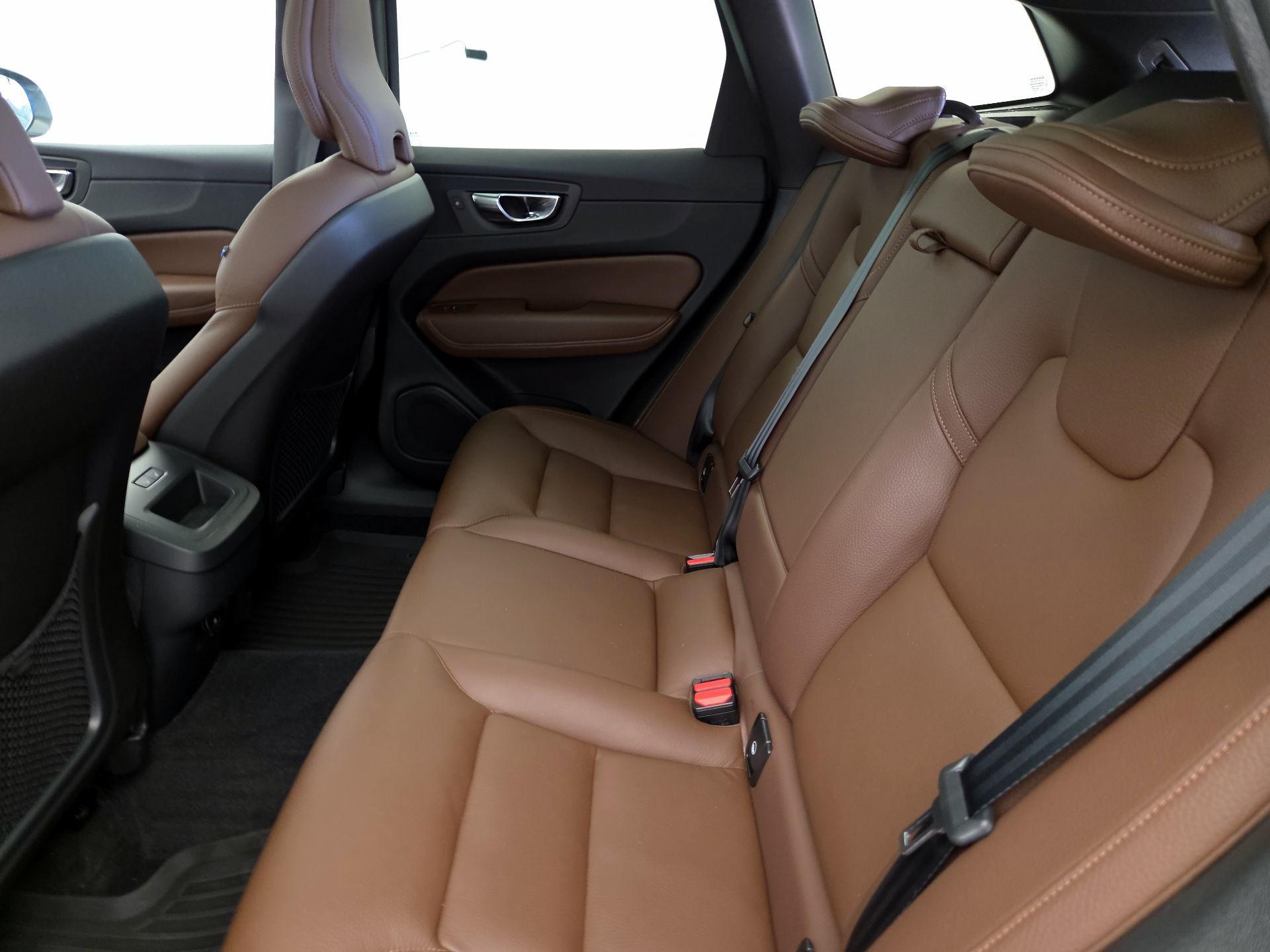 Thumbnail: 2023 Volvo XC60 - 20