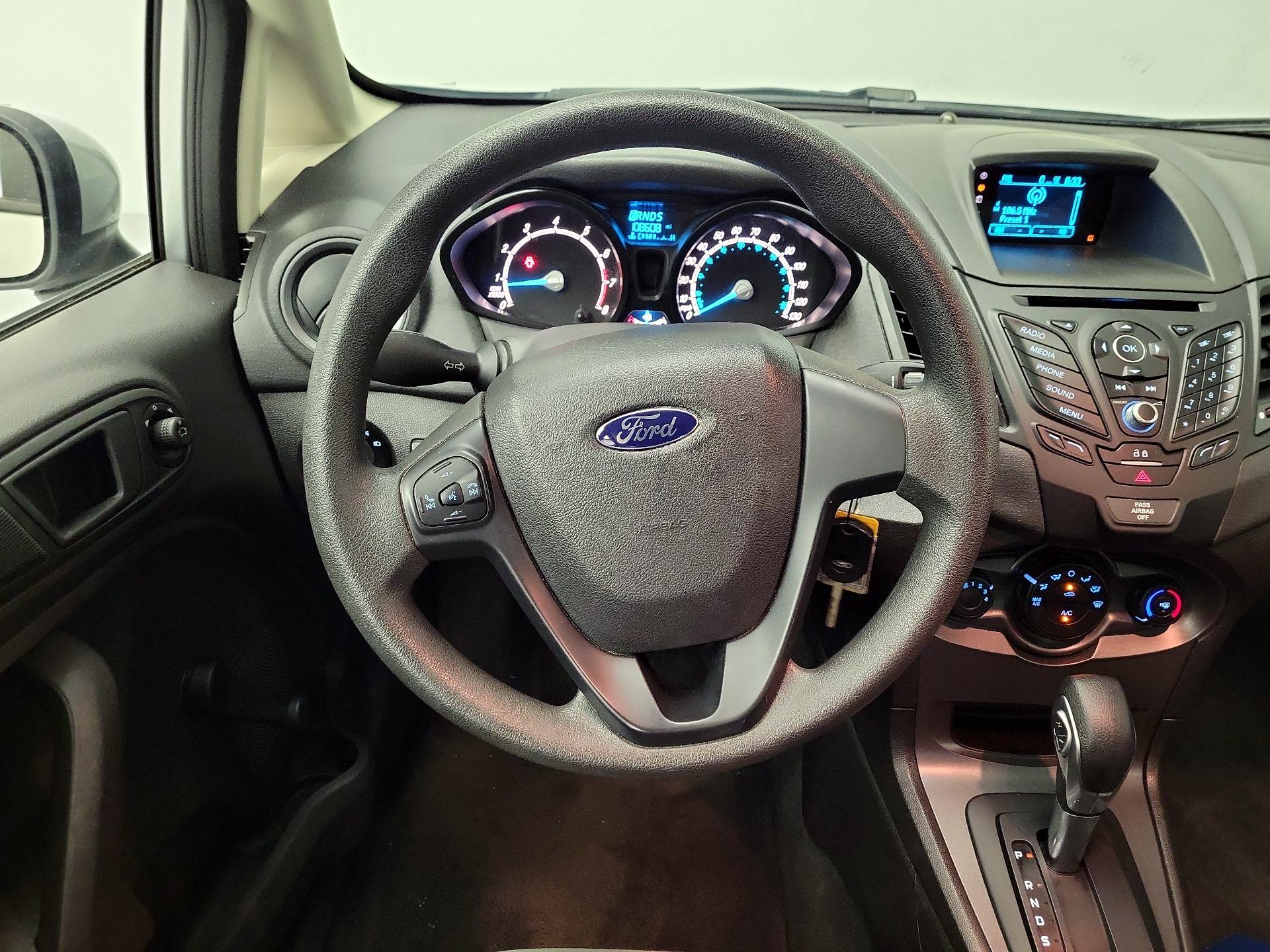 Thumbnail: 2016 Ford Fiesta - 10