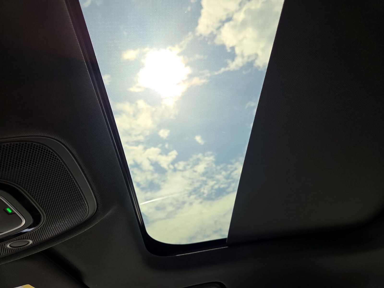 Sunroof(s) & Overhead Airbags