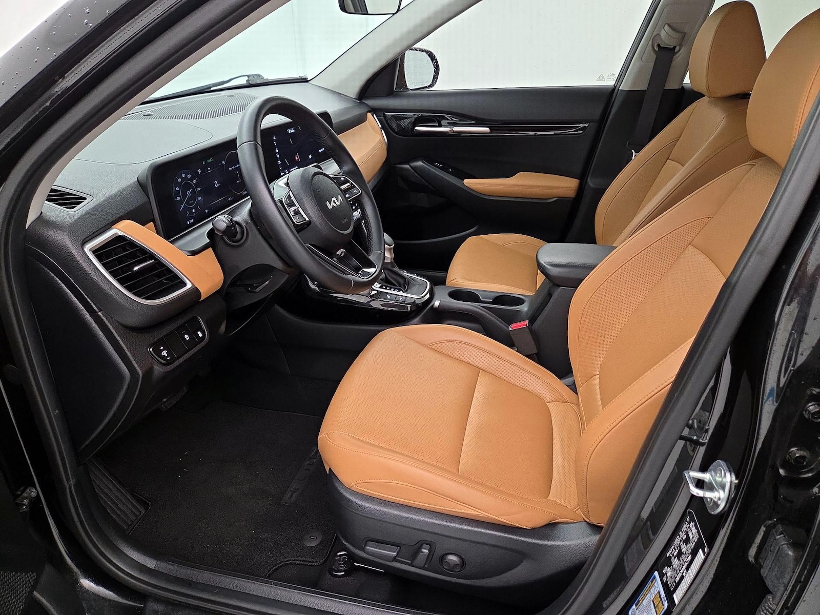 2024 Kia Seltos EX - Photo 12