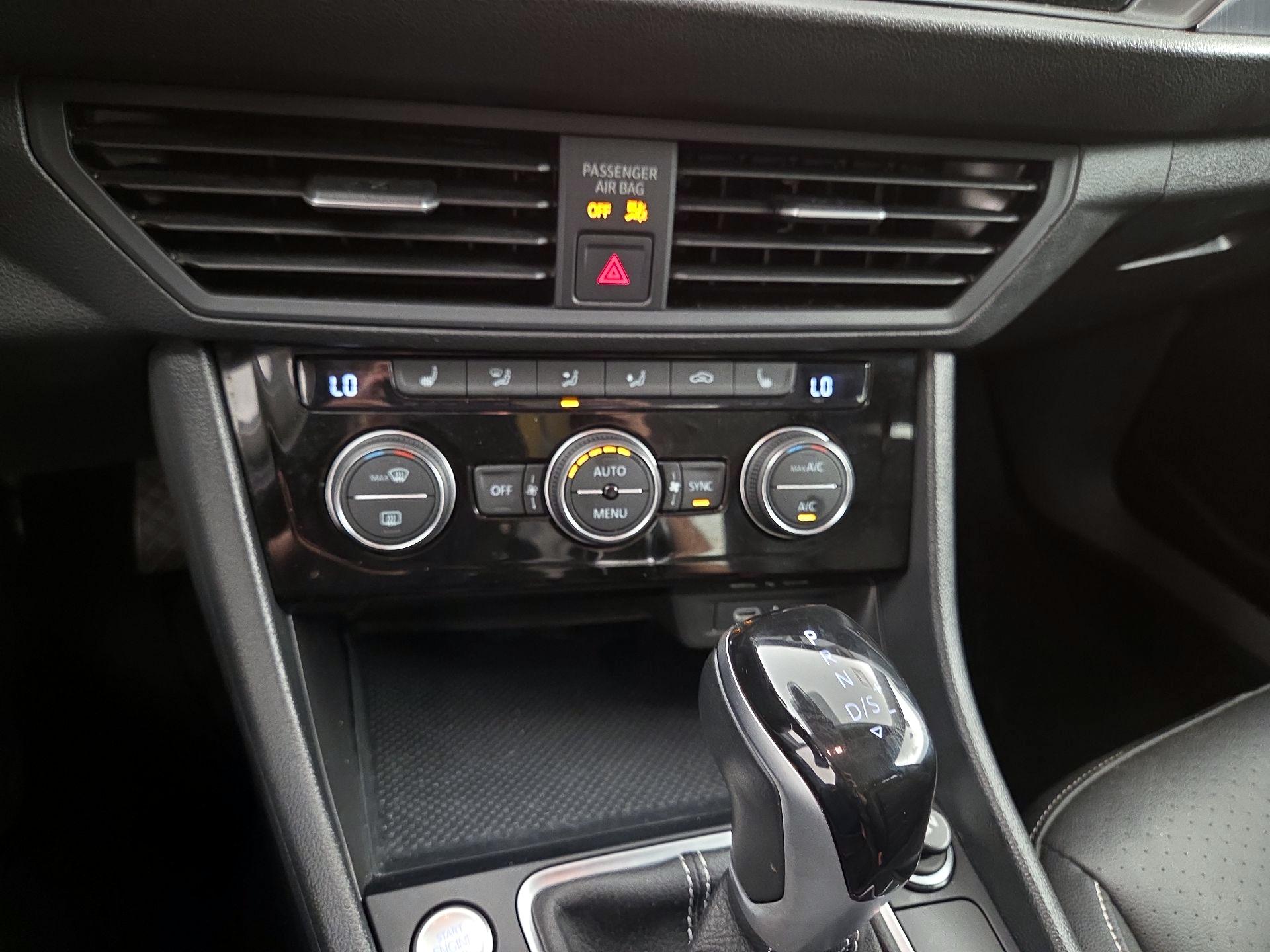 Thumbnail: 2024 Volkswagen Jetta - 16