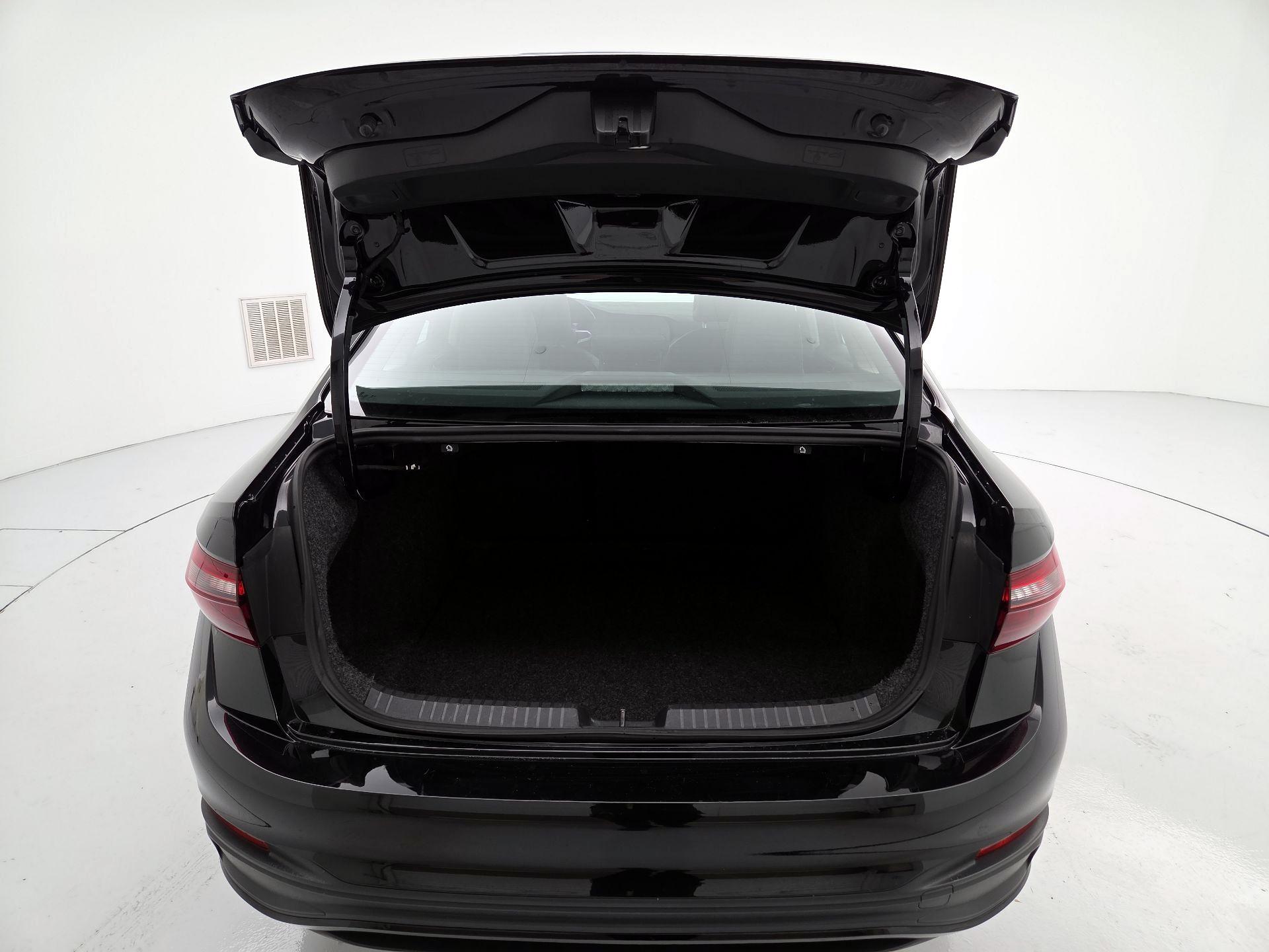 Thumbnail: 2024 Volkswagen Jetta - 20