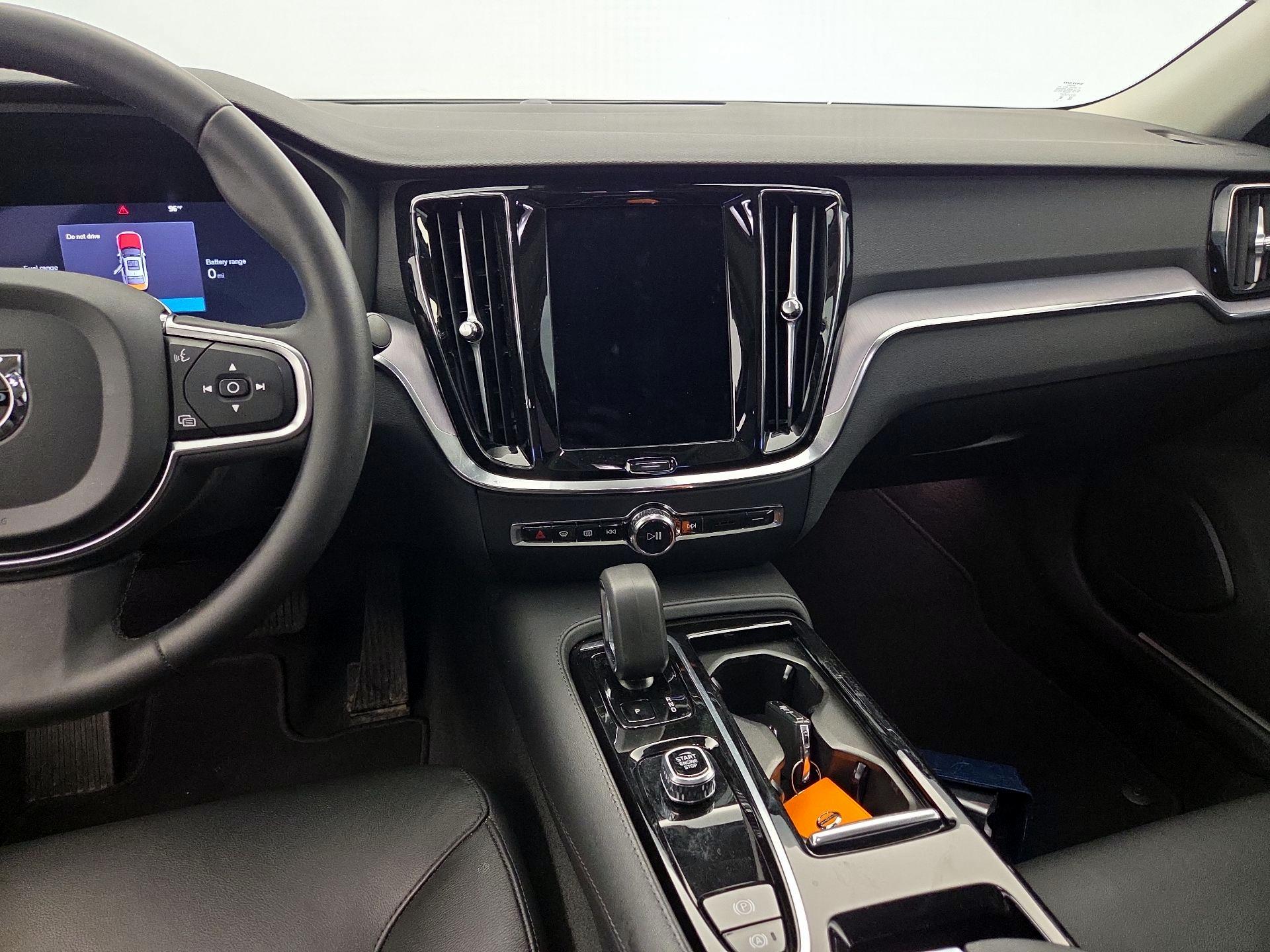 Thumbnail: 2024 Volvo S60 - 9