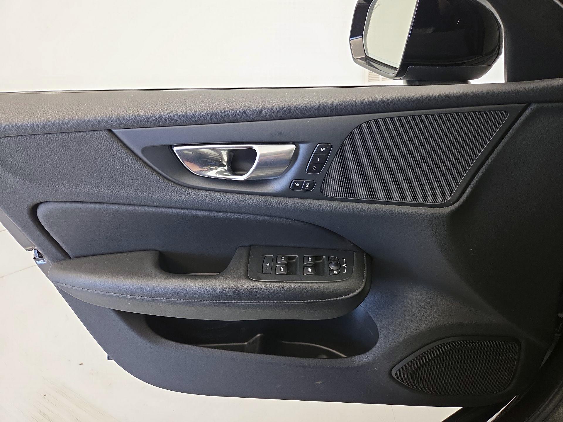 Thumbnail: 2024 Volvo S60 - 12