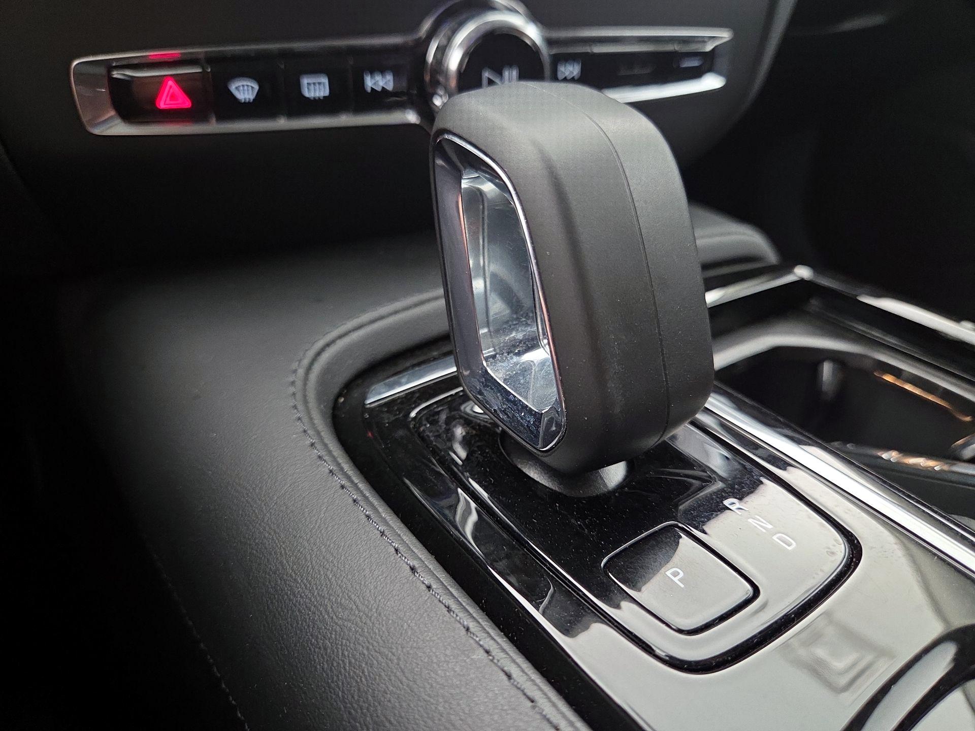 Thumbnail: 2024 Volvo S60 - 17