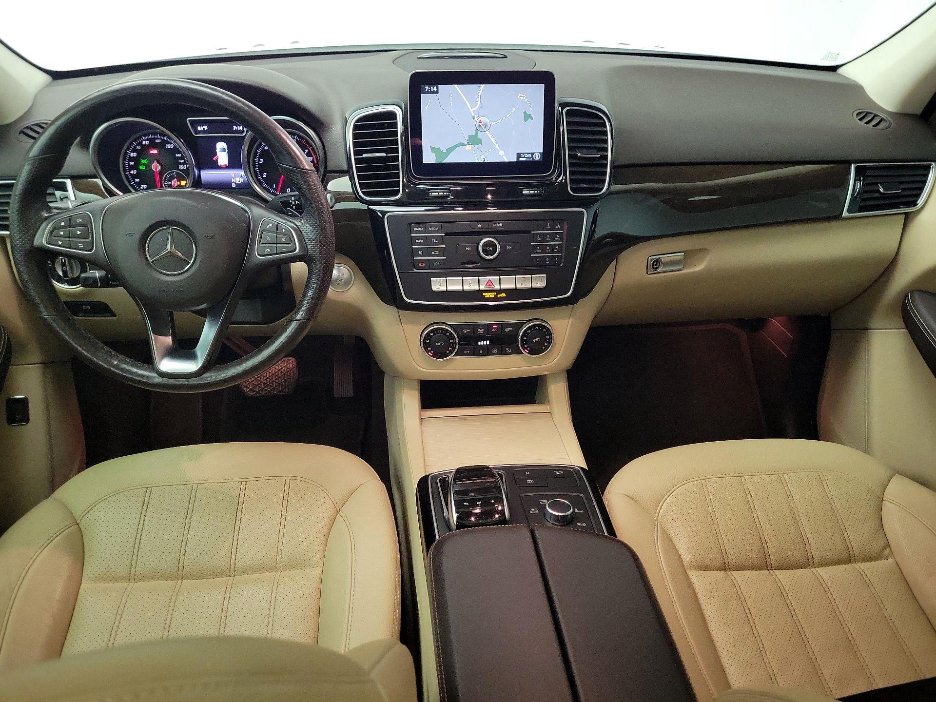 Thumbnail: 2017 Mercedes-Benz GLE - 9