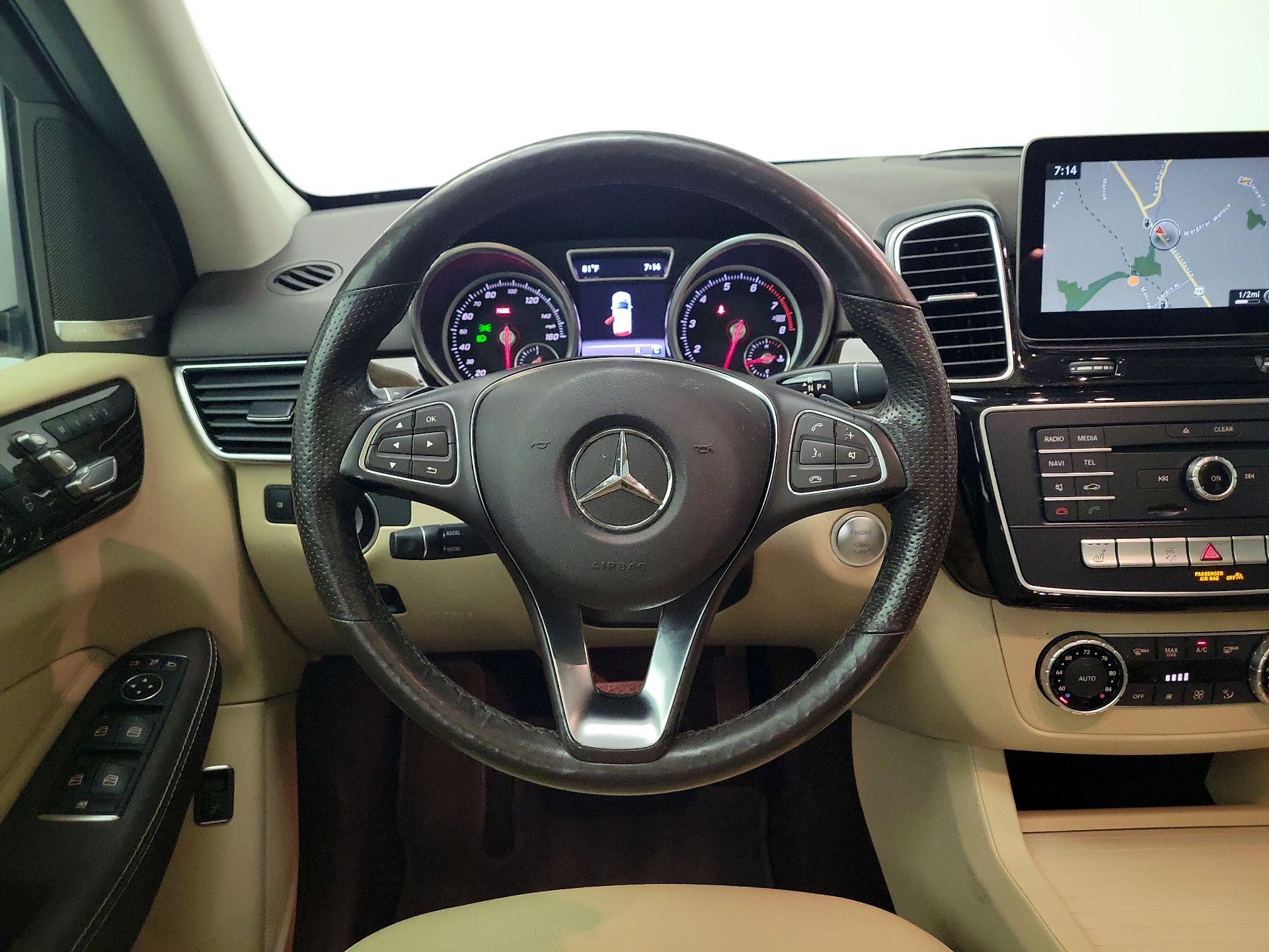Thumbnail: 2017 Mercedes-Benz GLE - 10