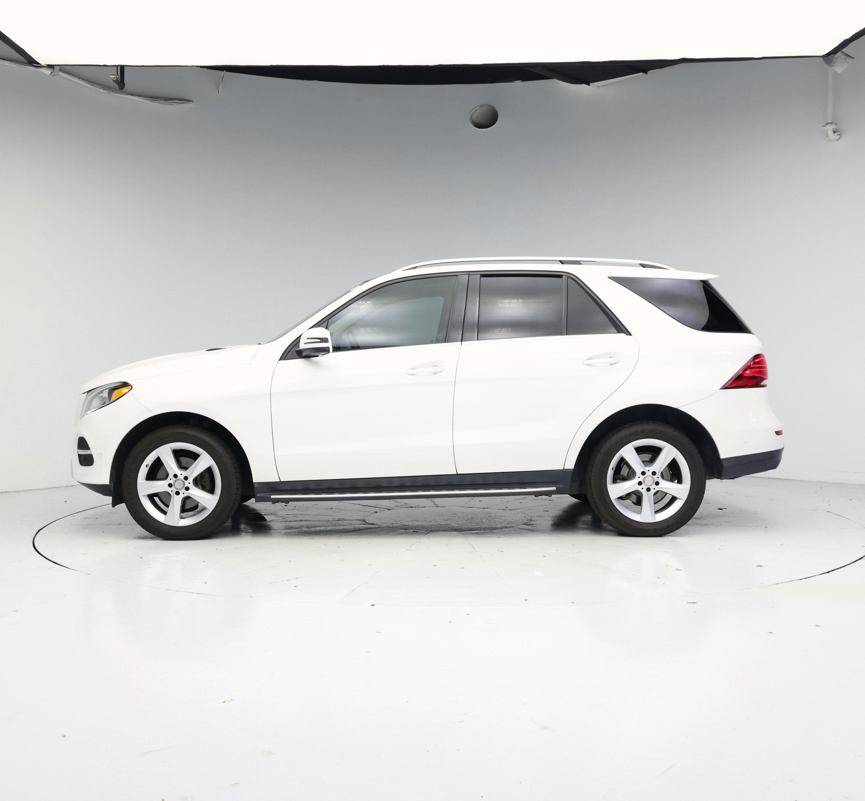 Thumbnail: 2017 Mercedes-Benz GLE - 3