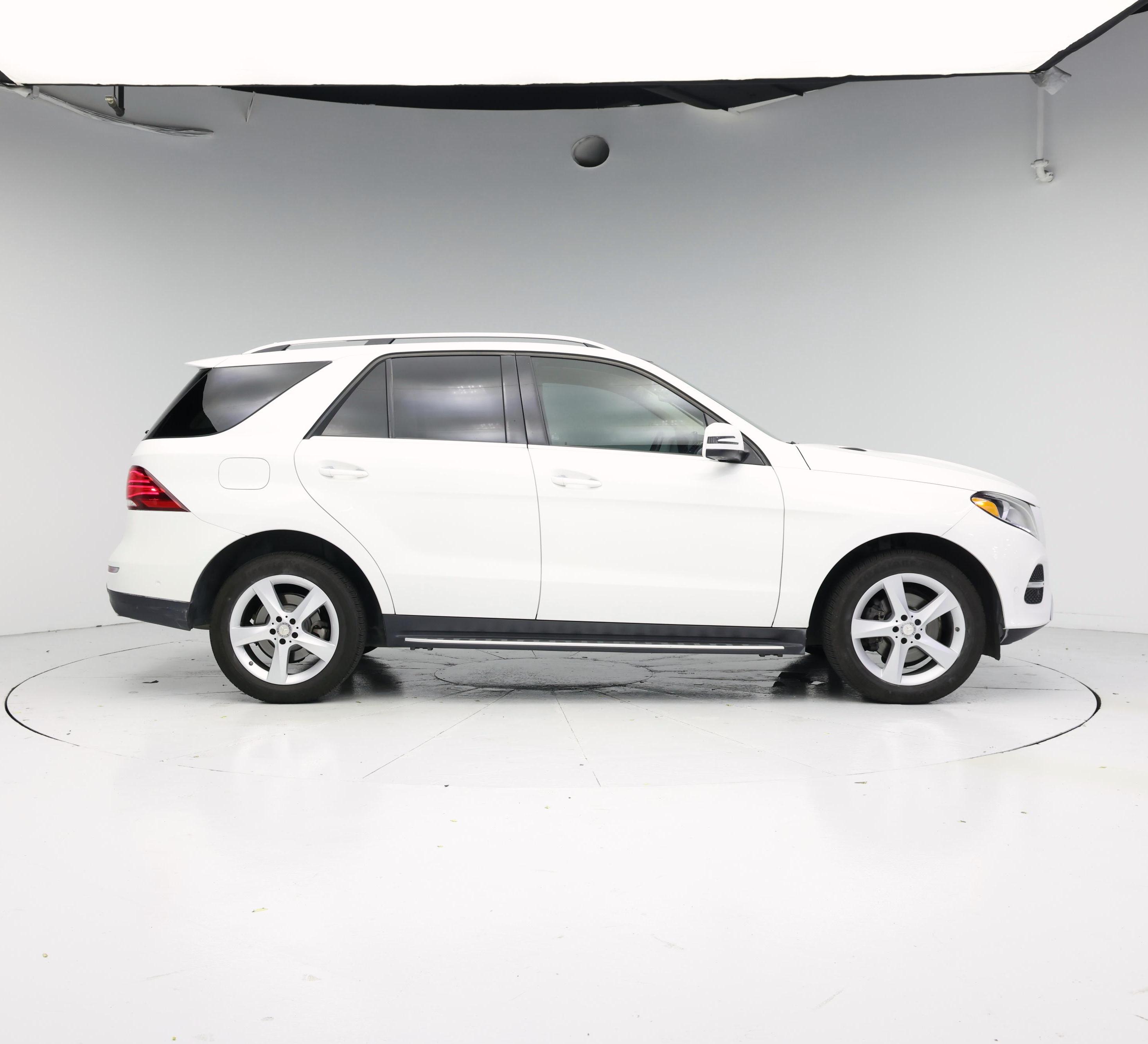 Thumbnail: 2017 Mercedes-Benz GLE - 7