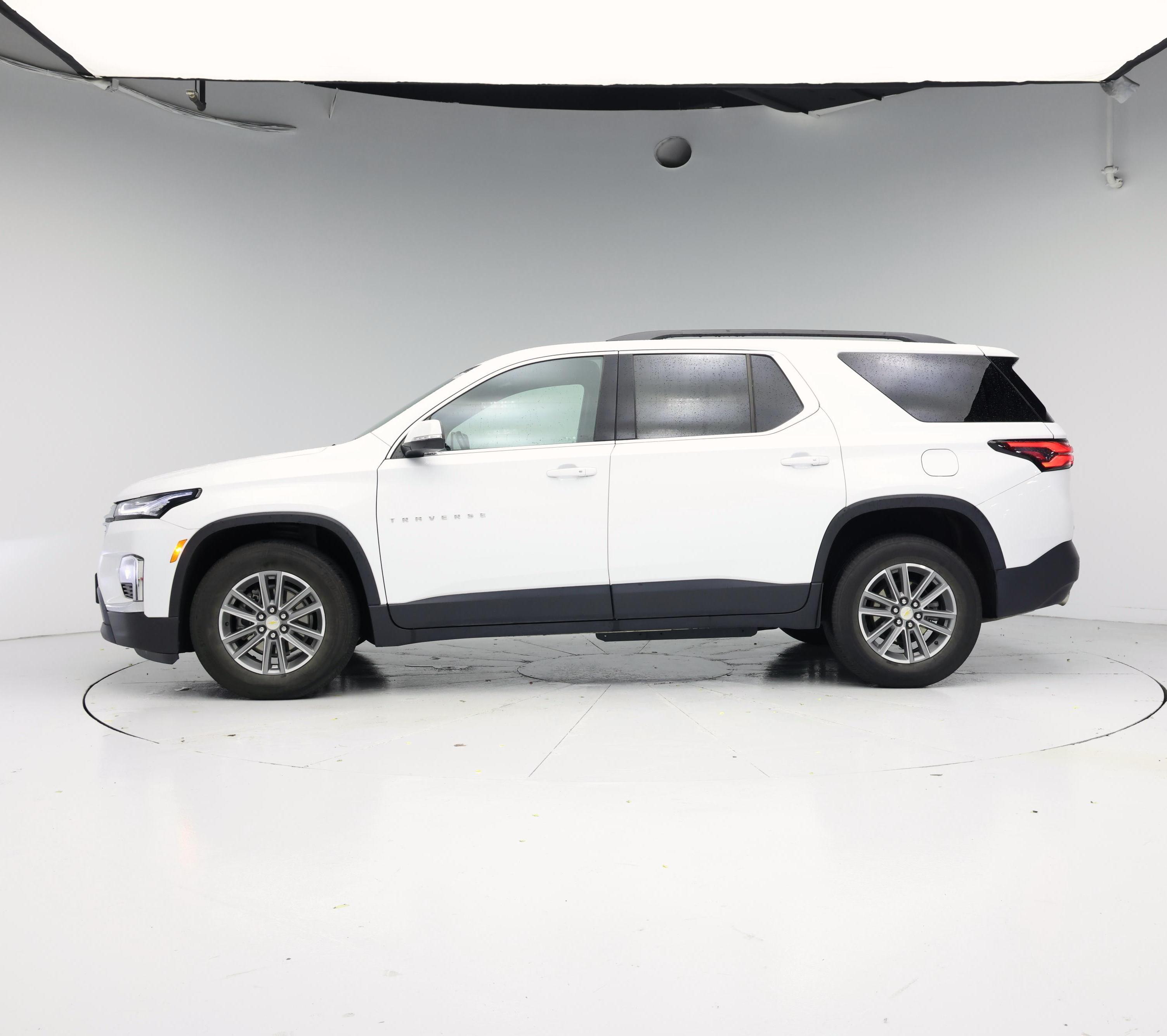 Thumbnail: 2022 Chevrolet Traverse - 3