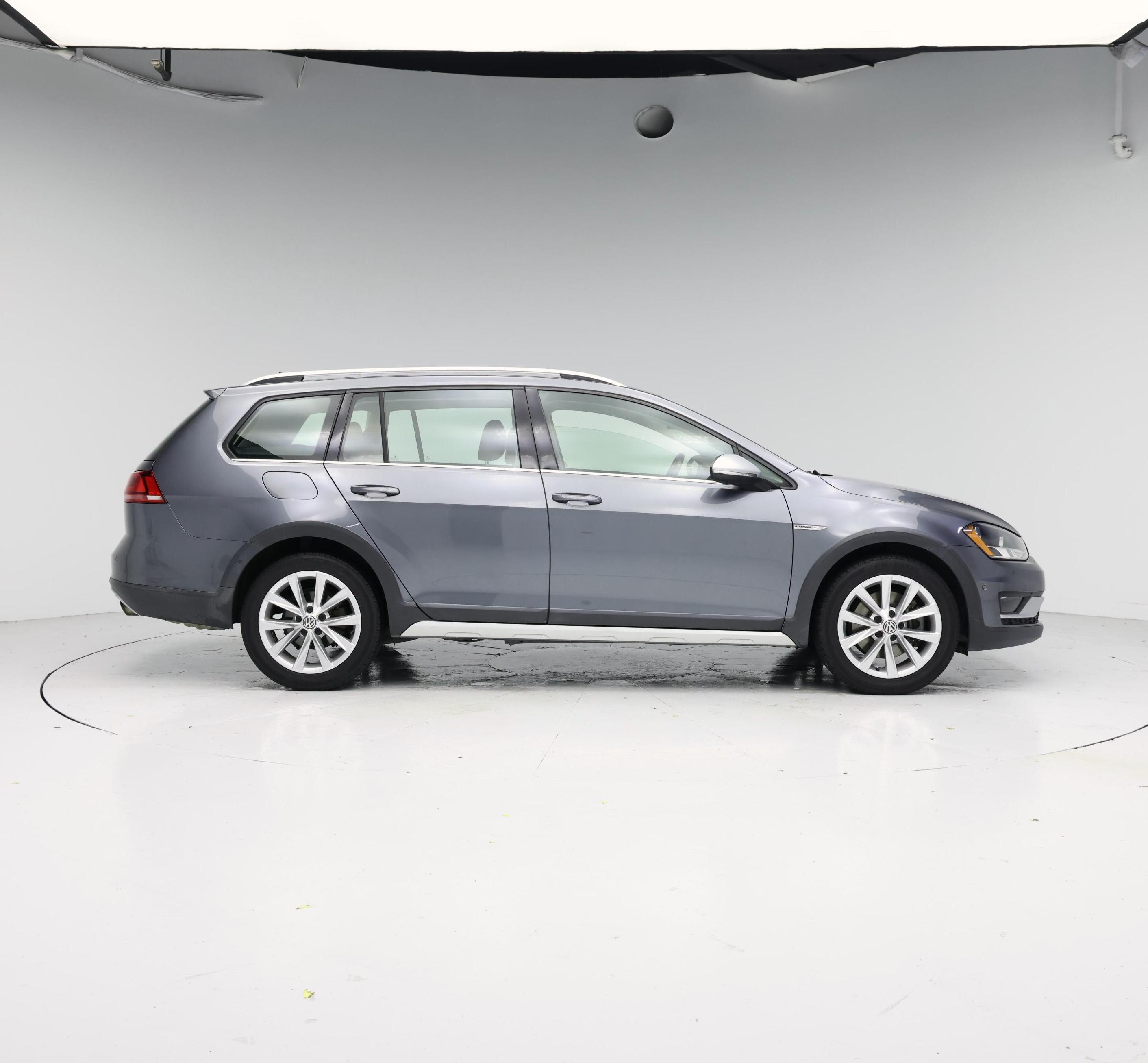 Thumbnail: 2017 Volkswagen Golf - 7