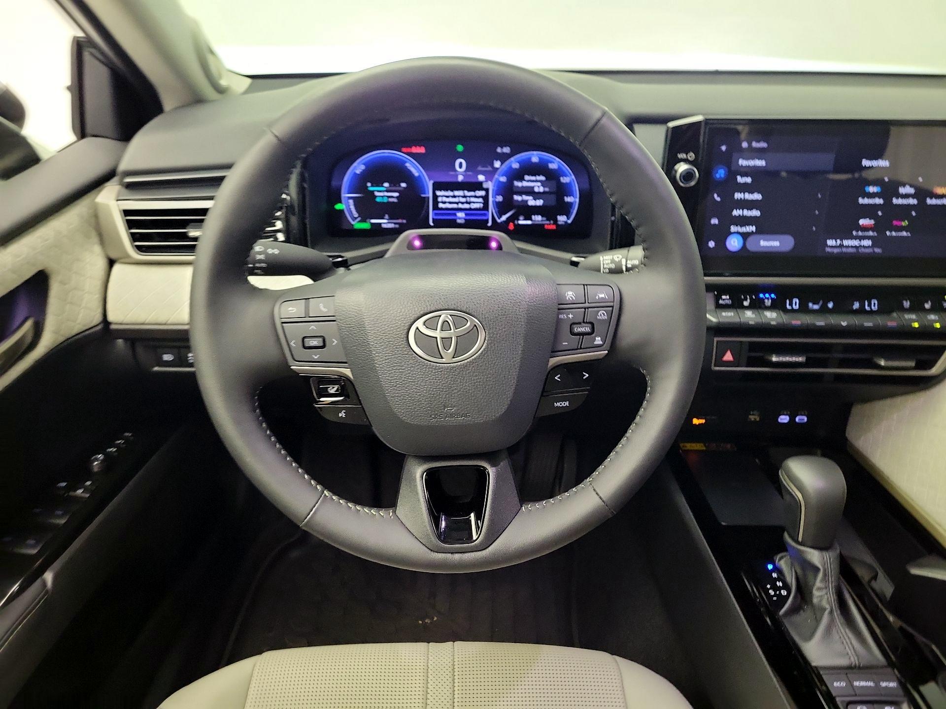 Thumbnail: 2025 Toyota Camry - 10