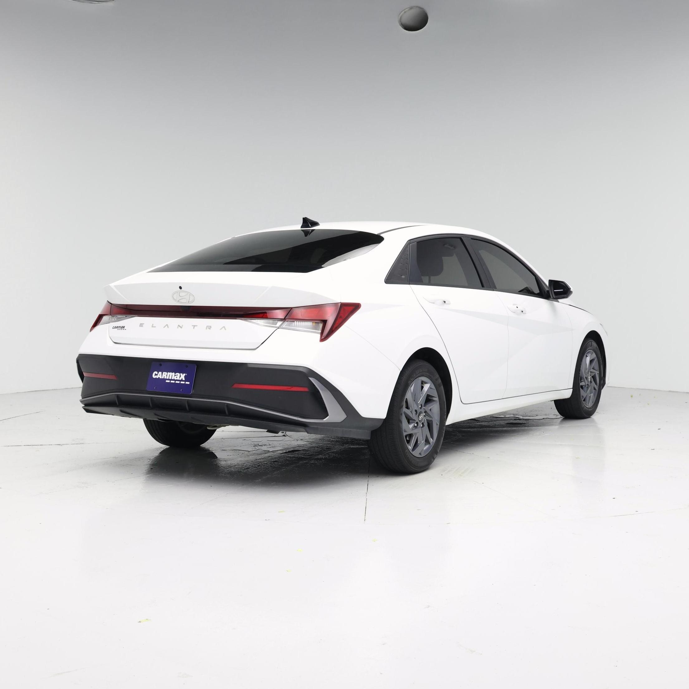 Thumbnail: 2024 Hyundai Elantra - 8