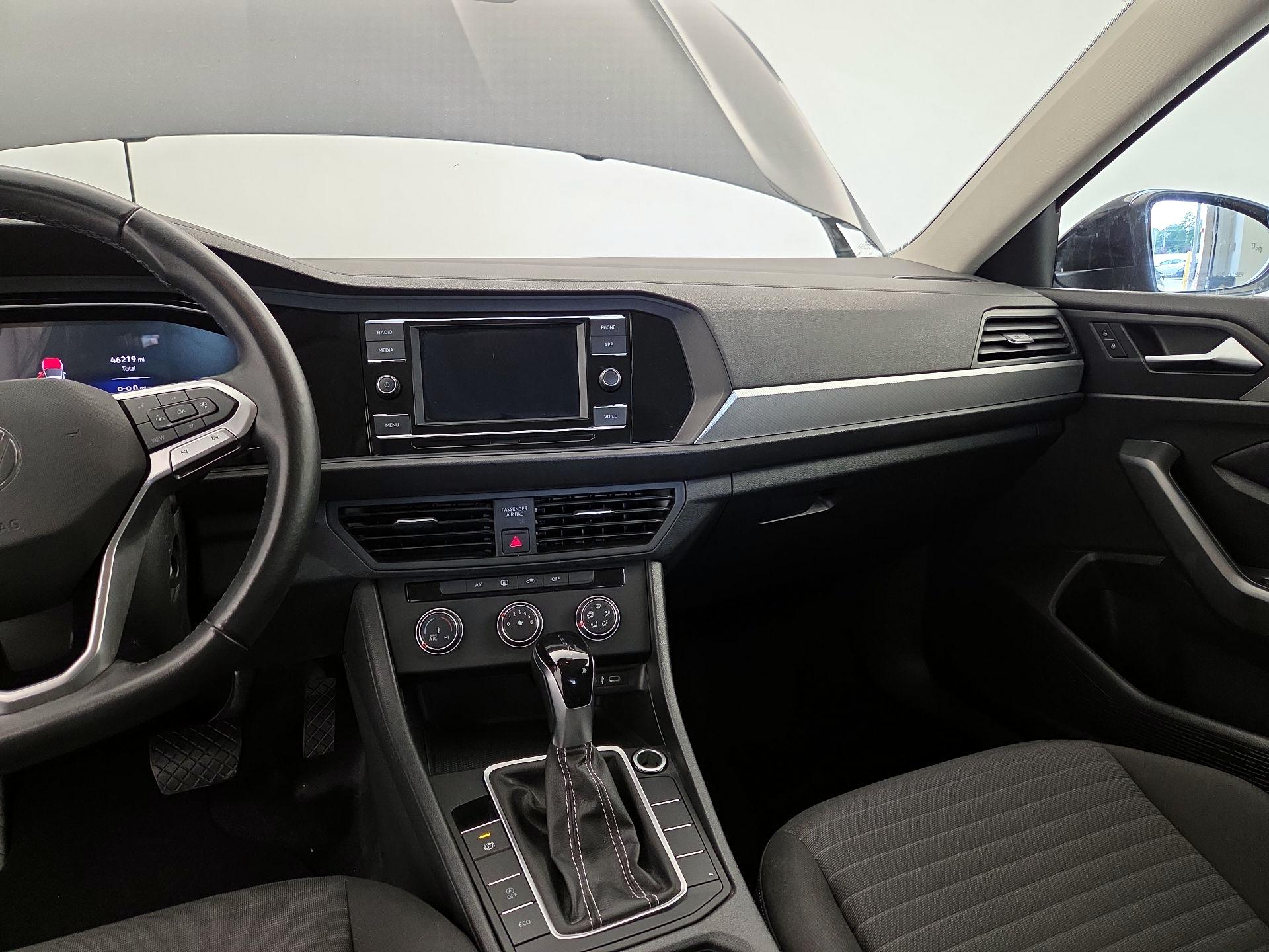 Thumbnail: 2024 Volkswagen Jetta - 9