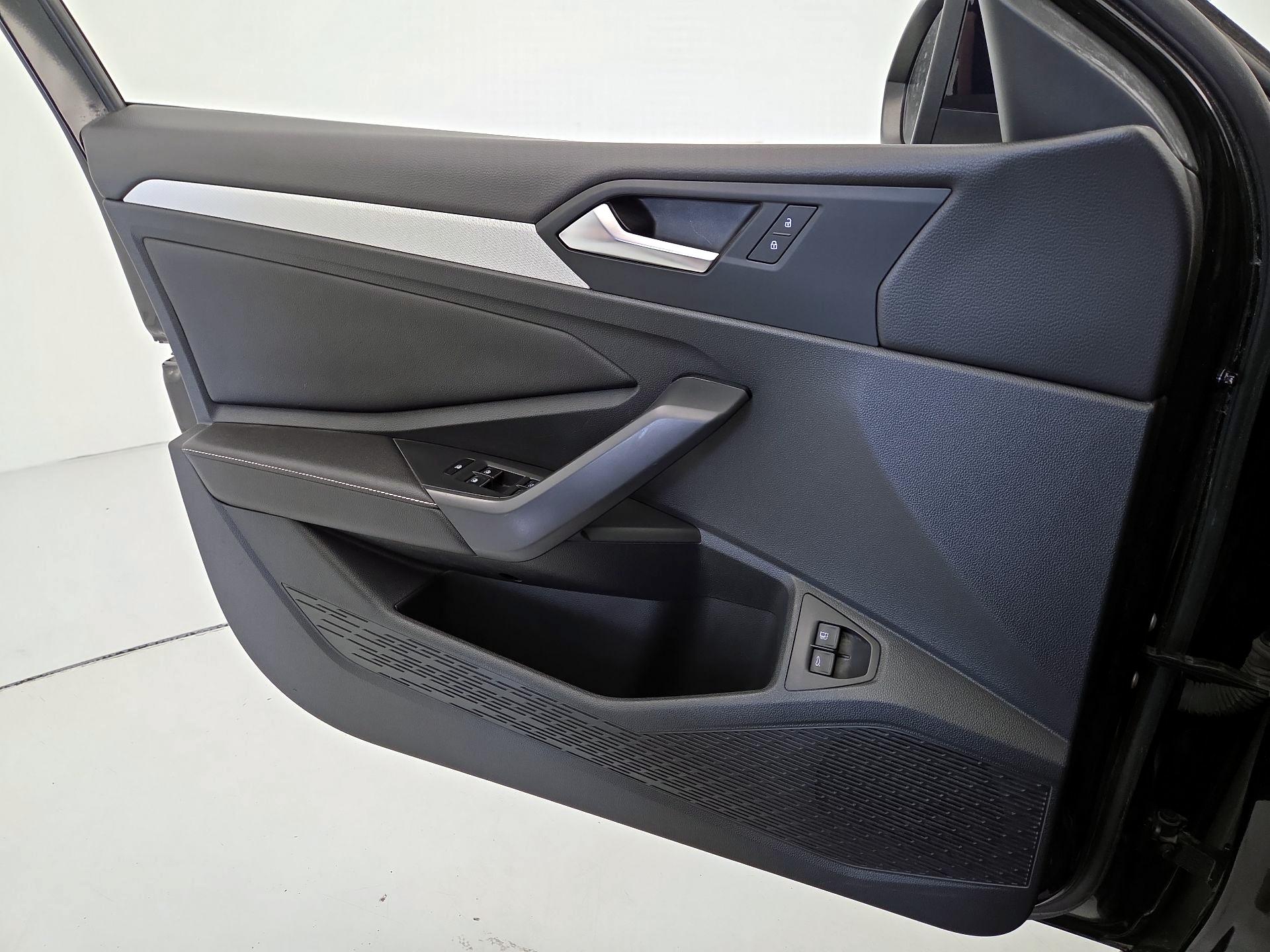 Thumbnail: 2024 Volkswagen Jetta - 12