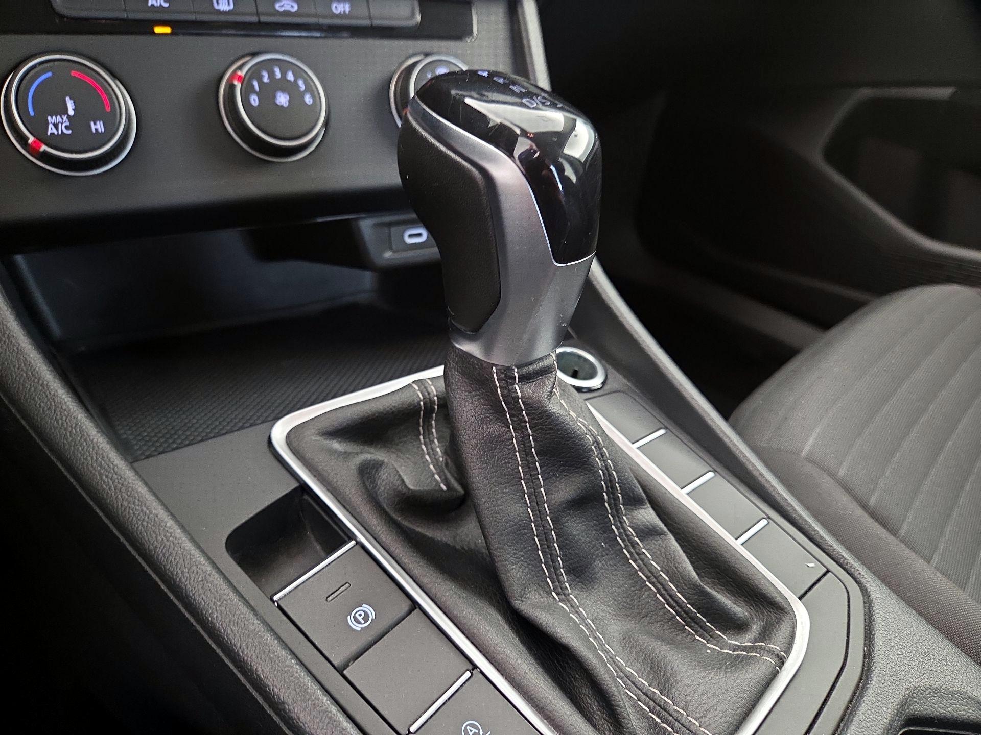 Thumbnail: 2024 Volkswagen Jetta - 17