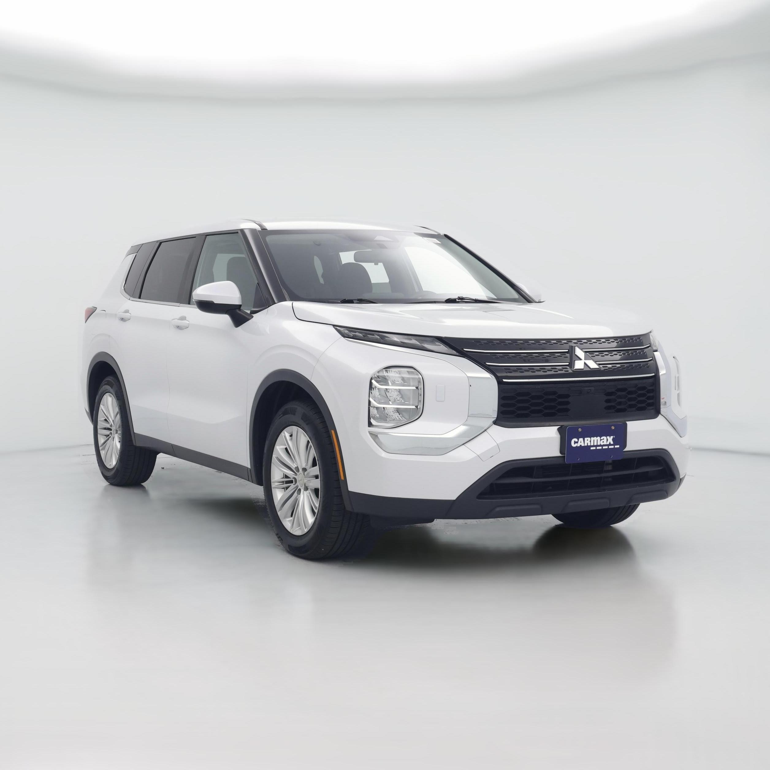 Thumbnail: 2022 Mitsubishi Outlander - 1