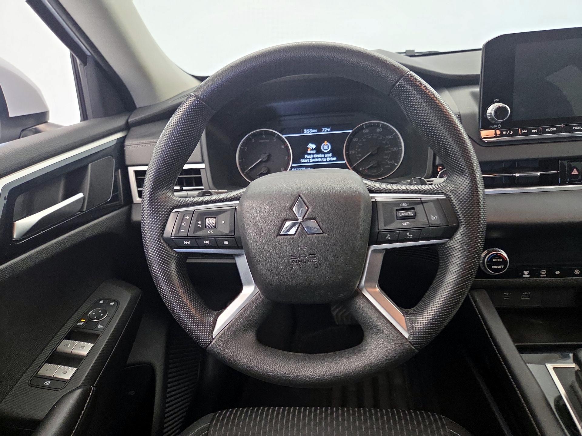 Thumbnail: 2022 Mitsubishi Outlander - 10