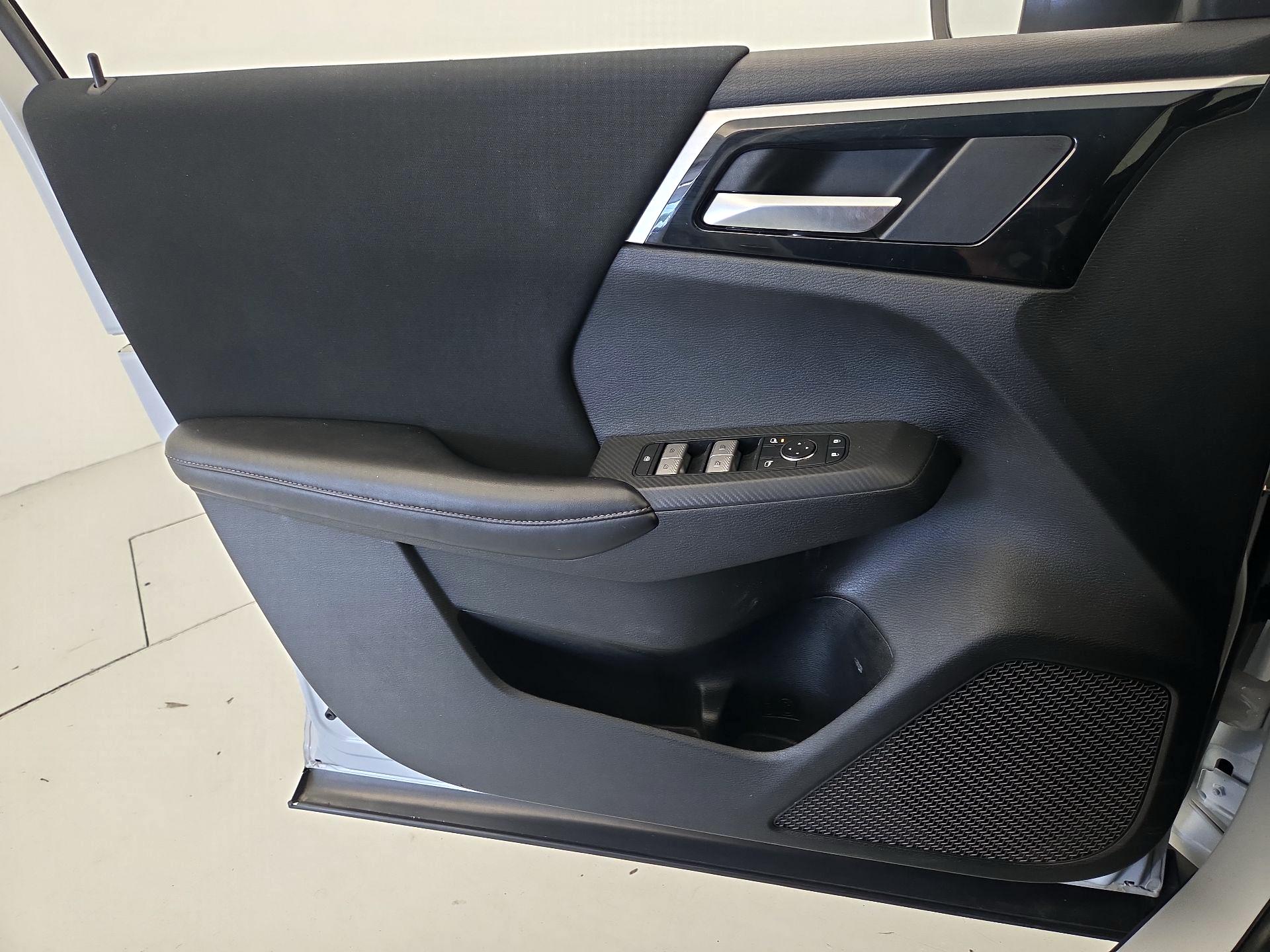 Thumbnail: 2022 Mitsubishi Outlander - 12