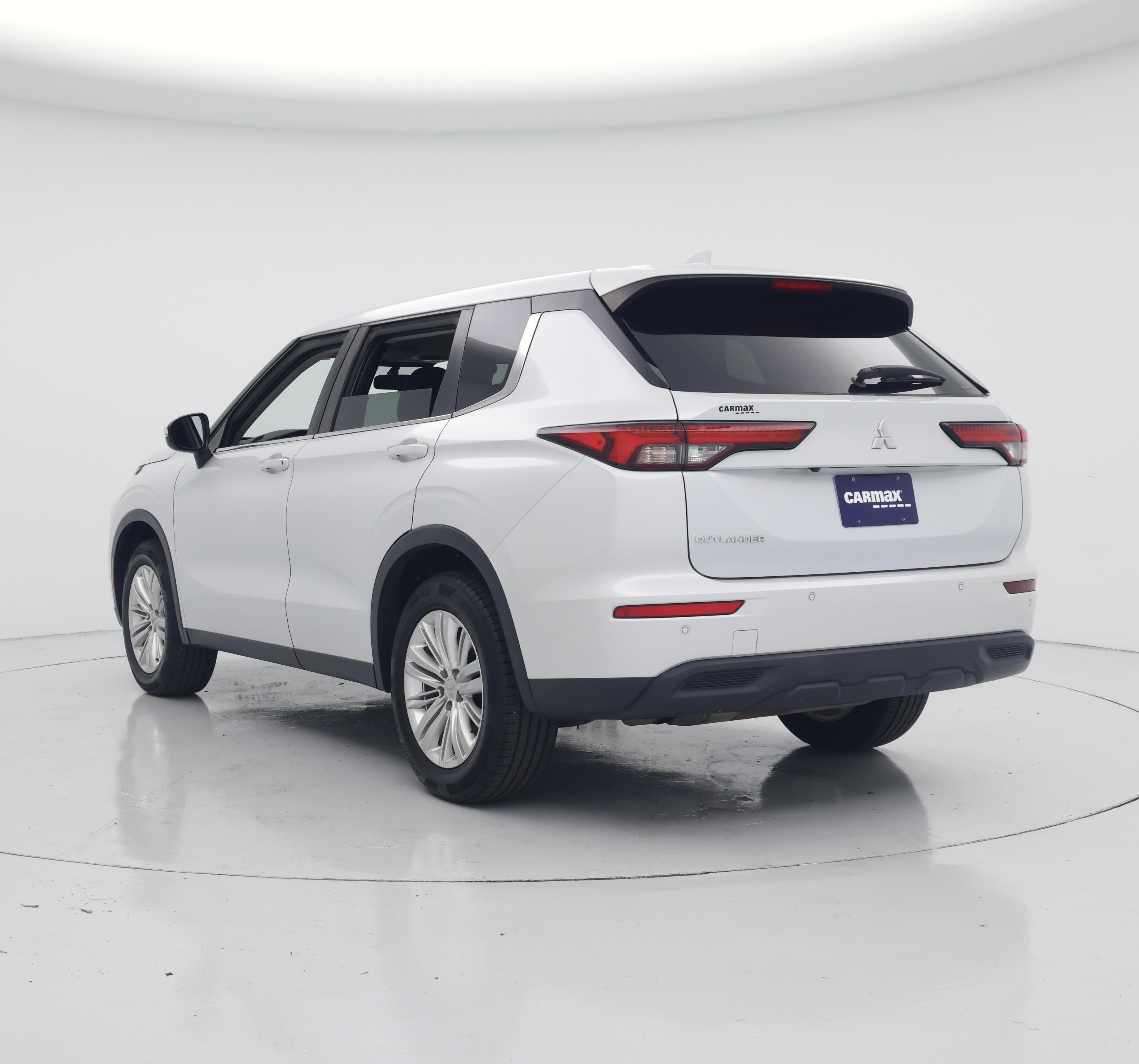 Thumbnail: 2022 Mitsubishi Outlander - 2