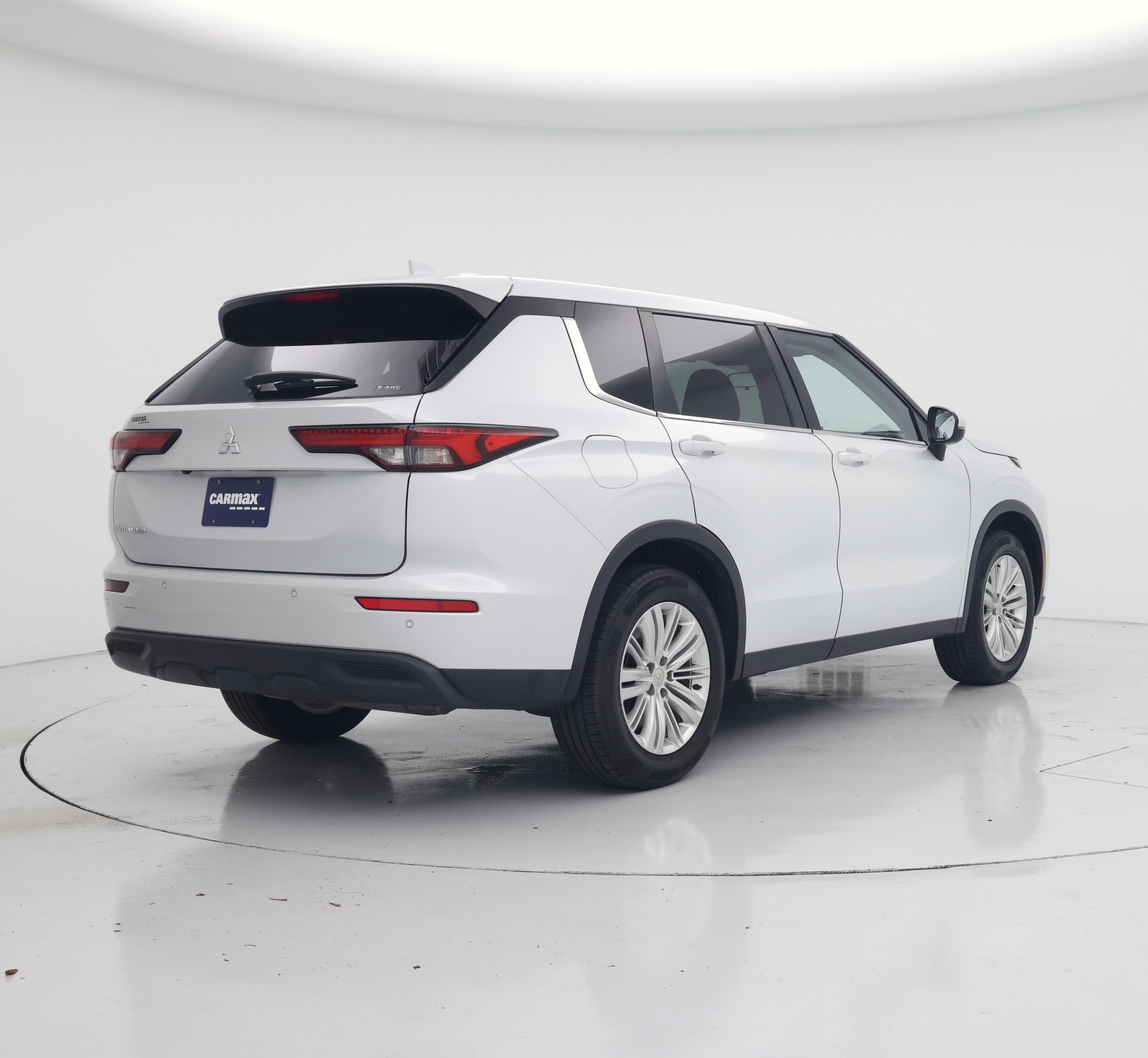 Thumbnail: 2022 Mitsubishi Outlander - 8