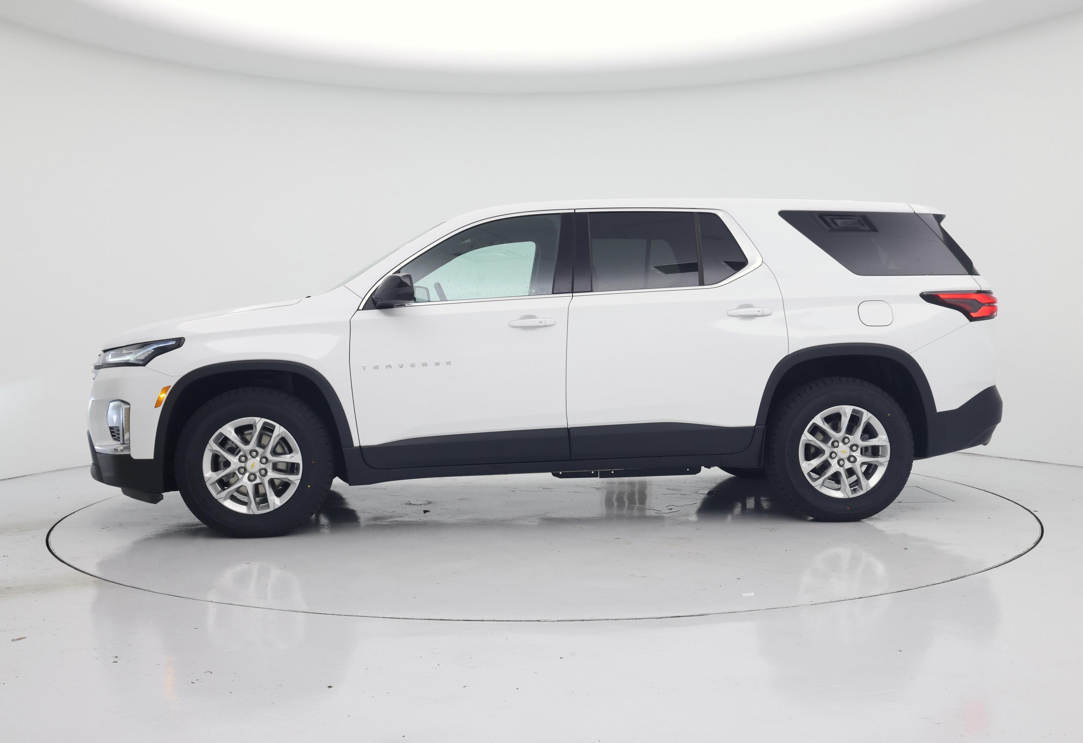 Thumbnail: 2022 Chevrolet Traverse - 3