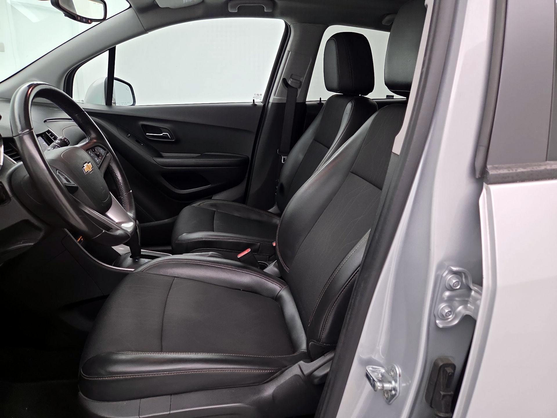 Thumbnail: 2022 Chevrolet Trax - 11