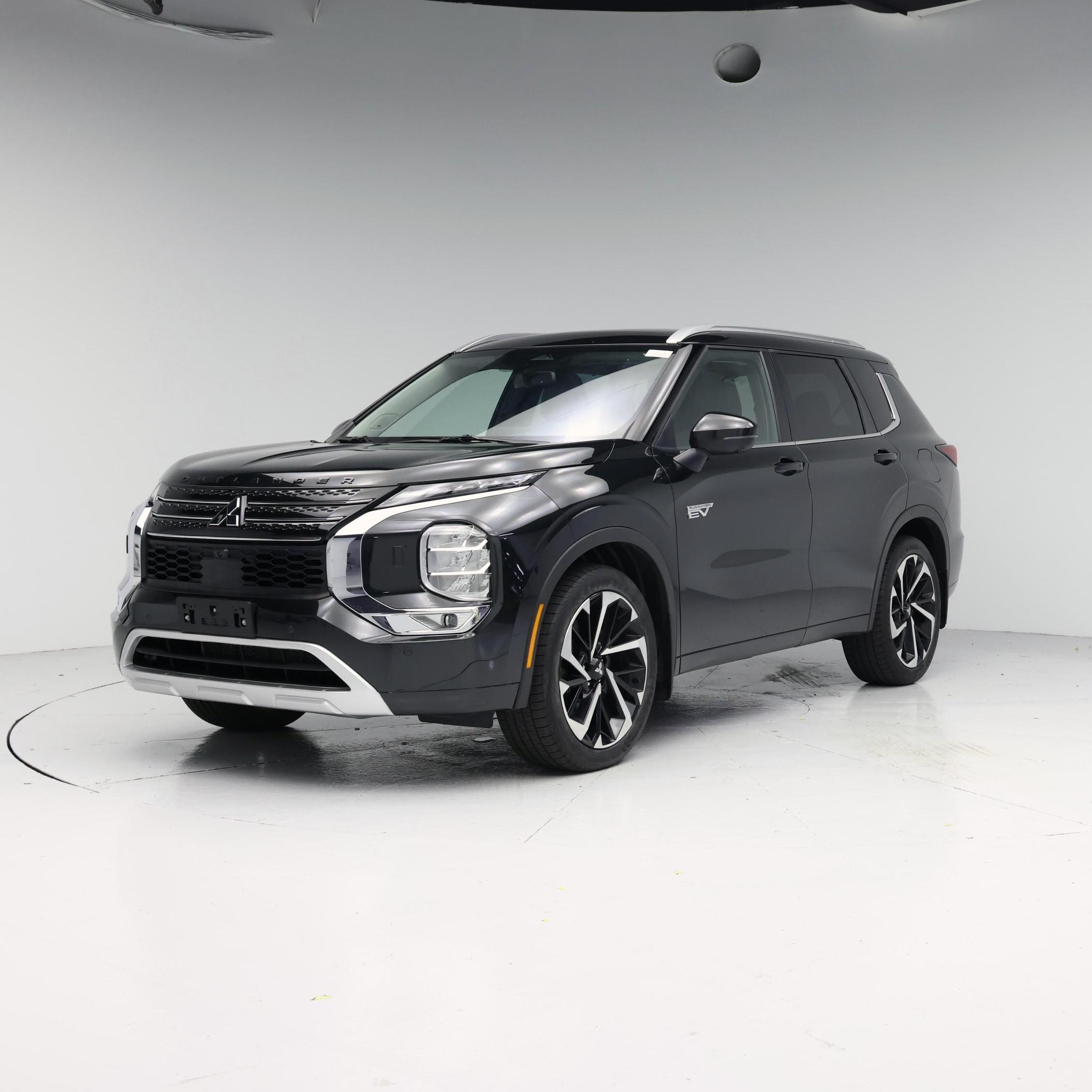 Thumbnail: 2023 Mitsubishi Outlander - 4