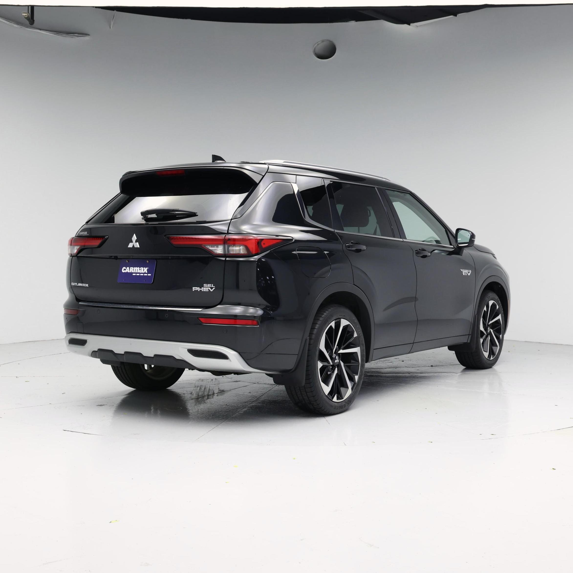 Thumbnail: 2023 Mitsubishi Outlander - 8