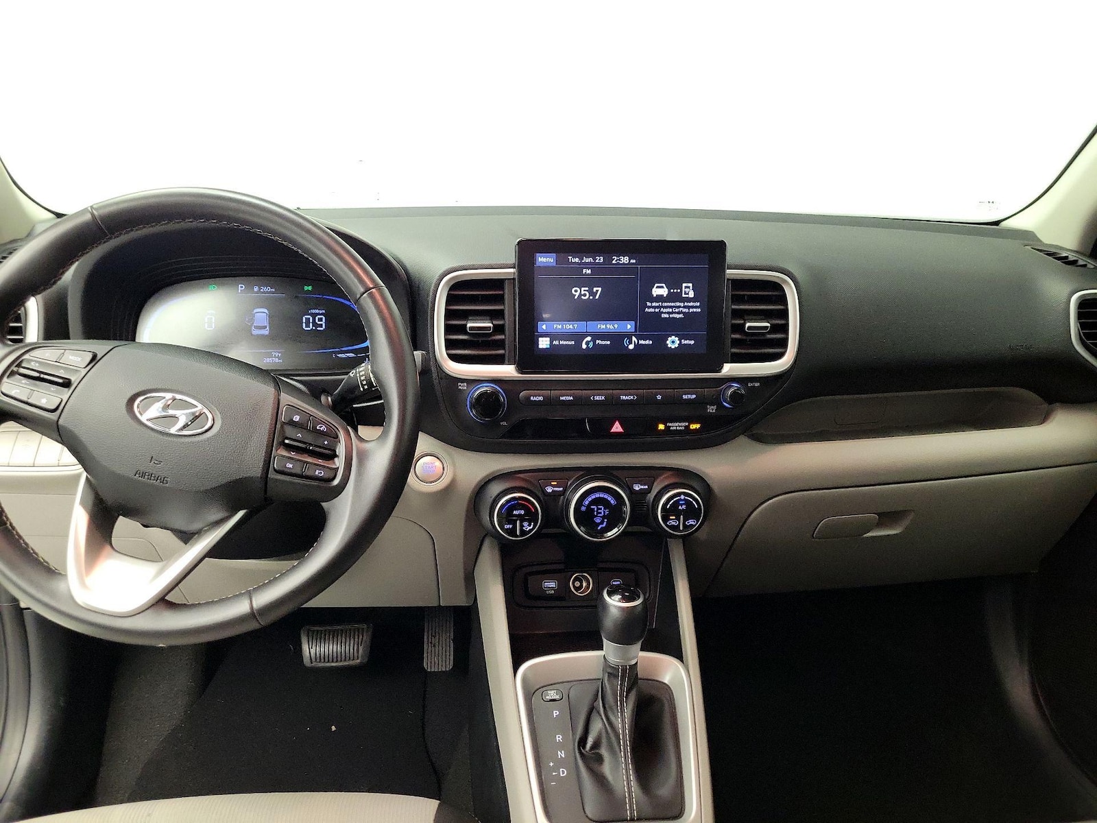 2025 Hyundai Venue SEL - Photo 10