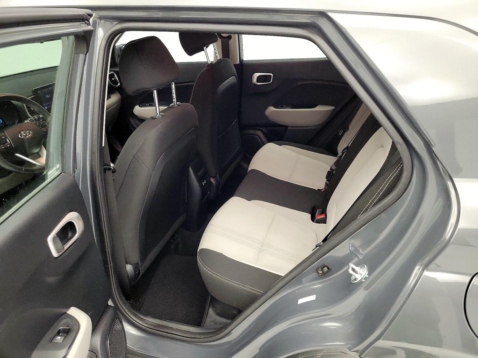2025 Hyundai Venue SEL - Photo 21