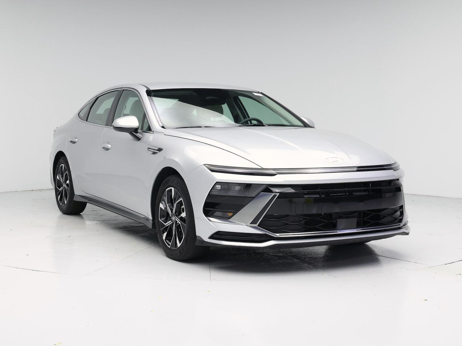 2025 Hyundai Sonata SEL - Photo 2