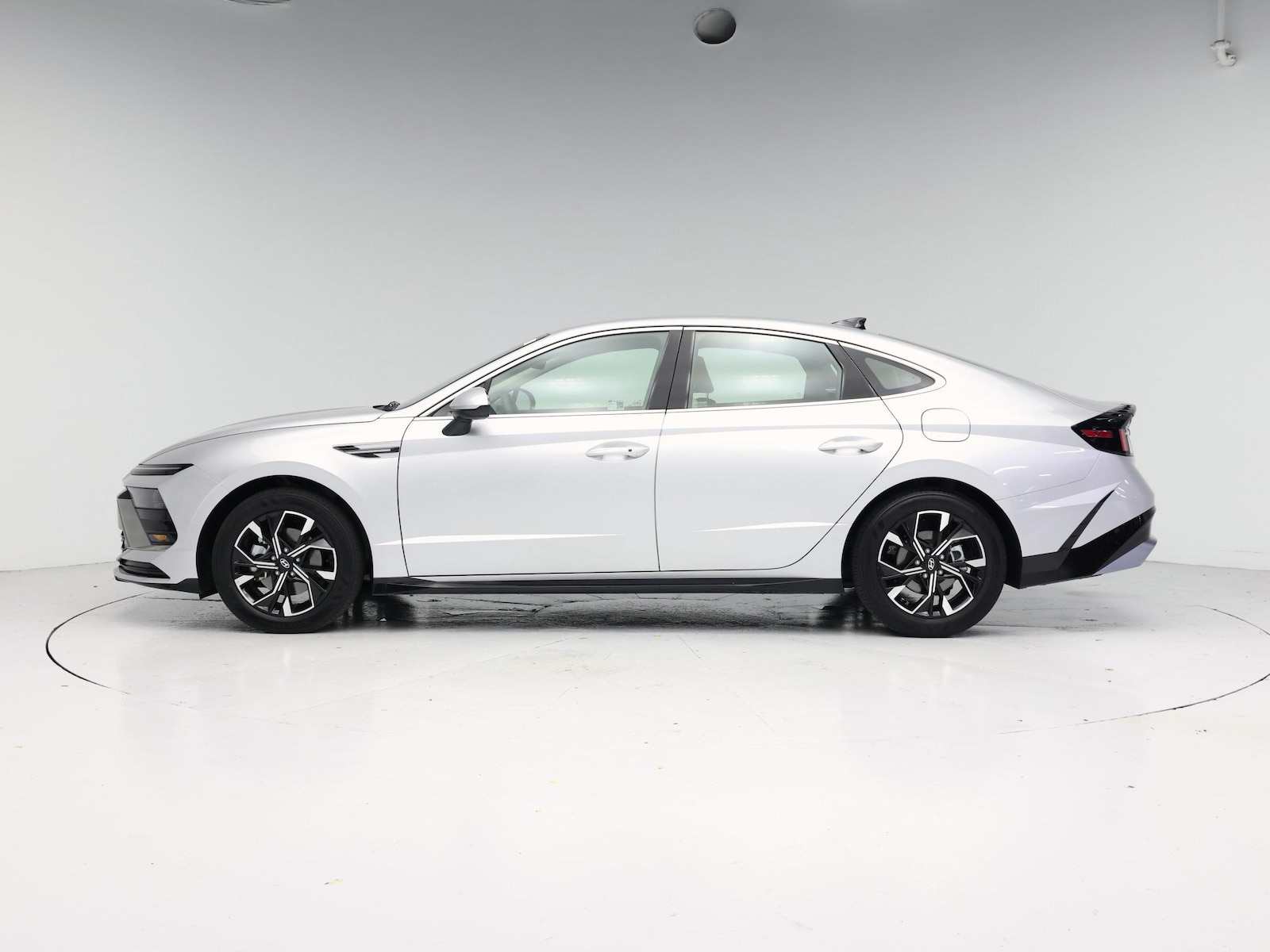 2025 Hyundai Sonata SEL - Photo 4