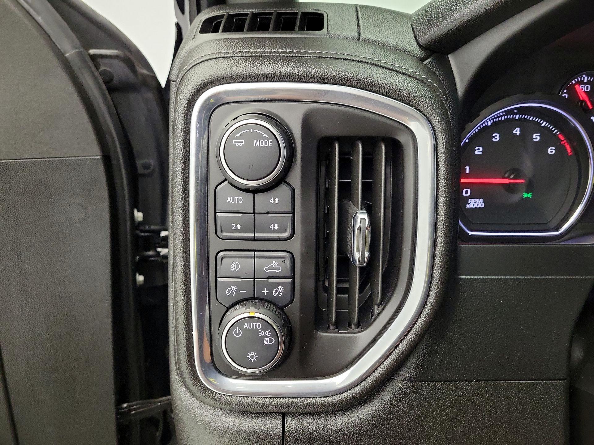 Thumbnail: 2021 Chevrolet Silverado 1500 - 13