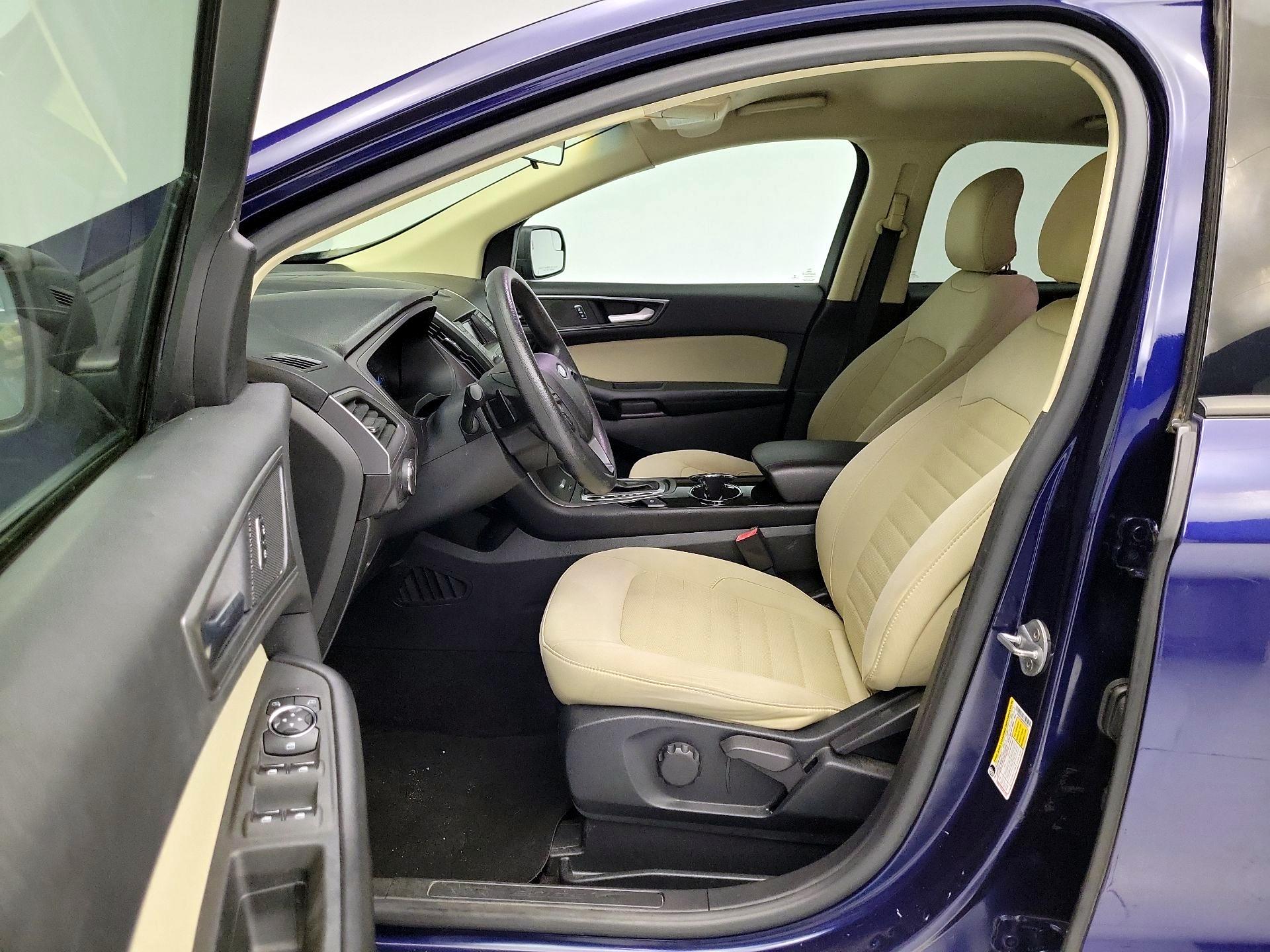 Thumbnail: 2016 Ford Edge - 11