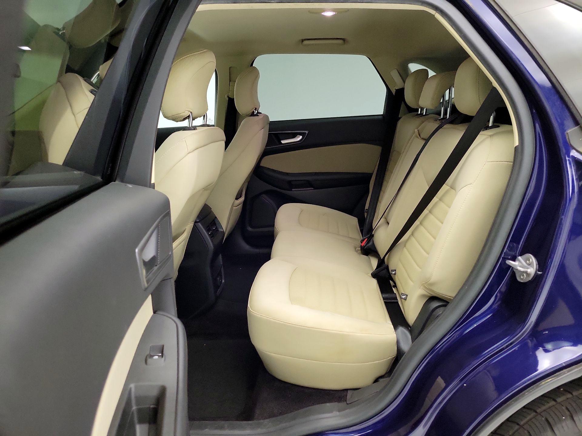 Thumbnail: 2016 Ford Edge - 19
